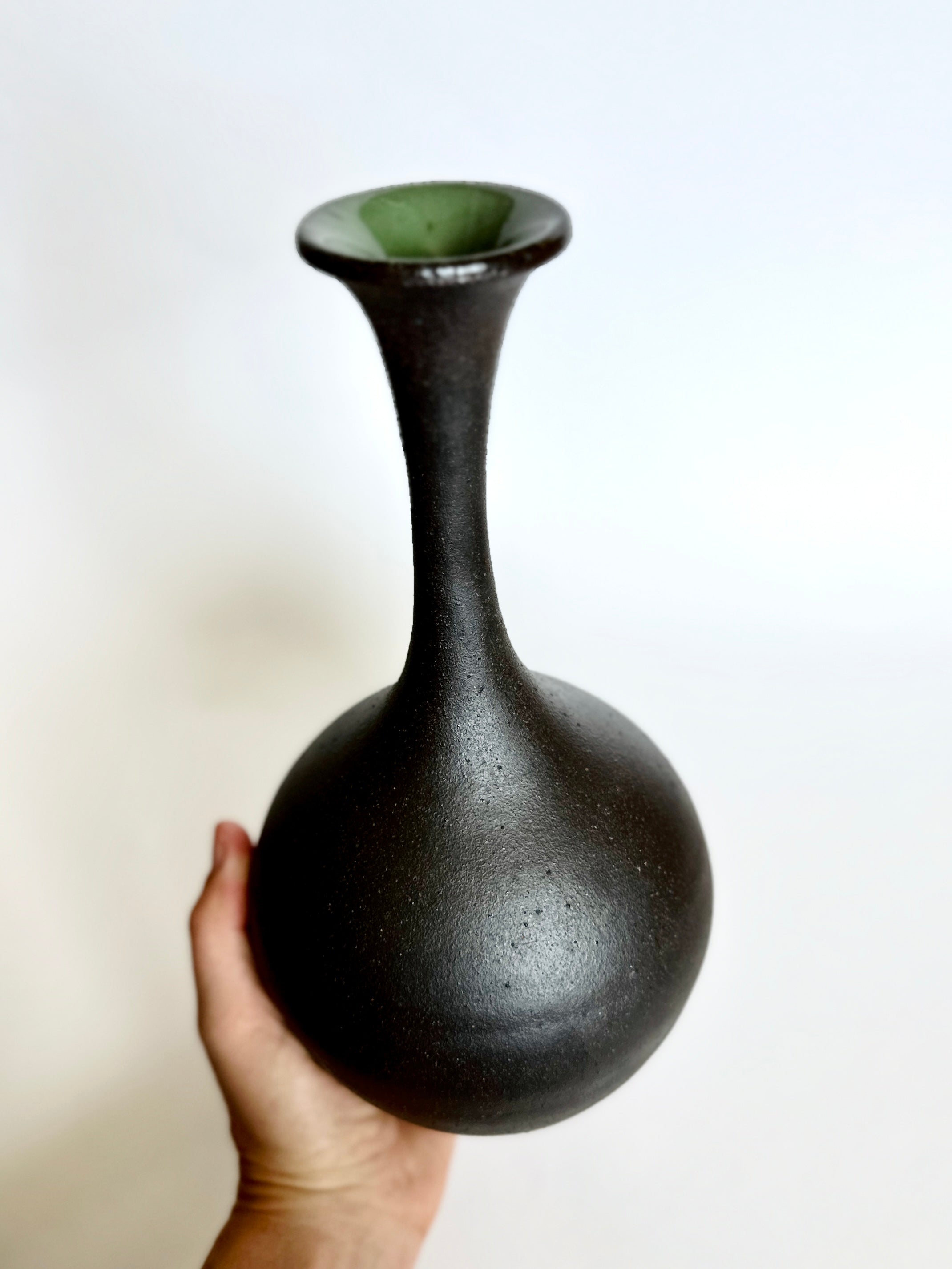 Black clay bottleneck no. 14