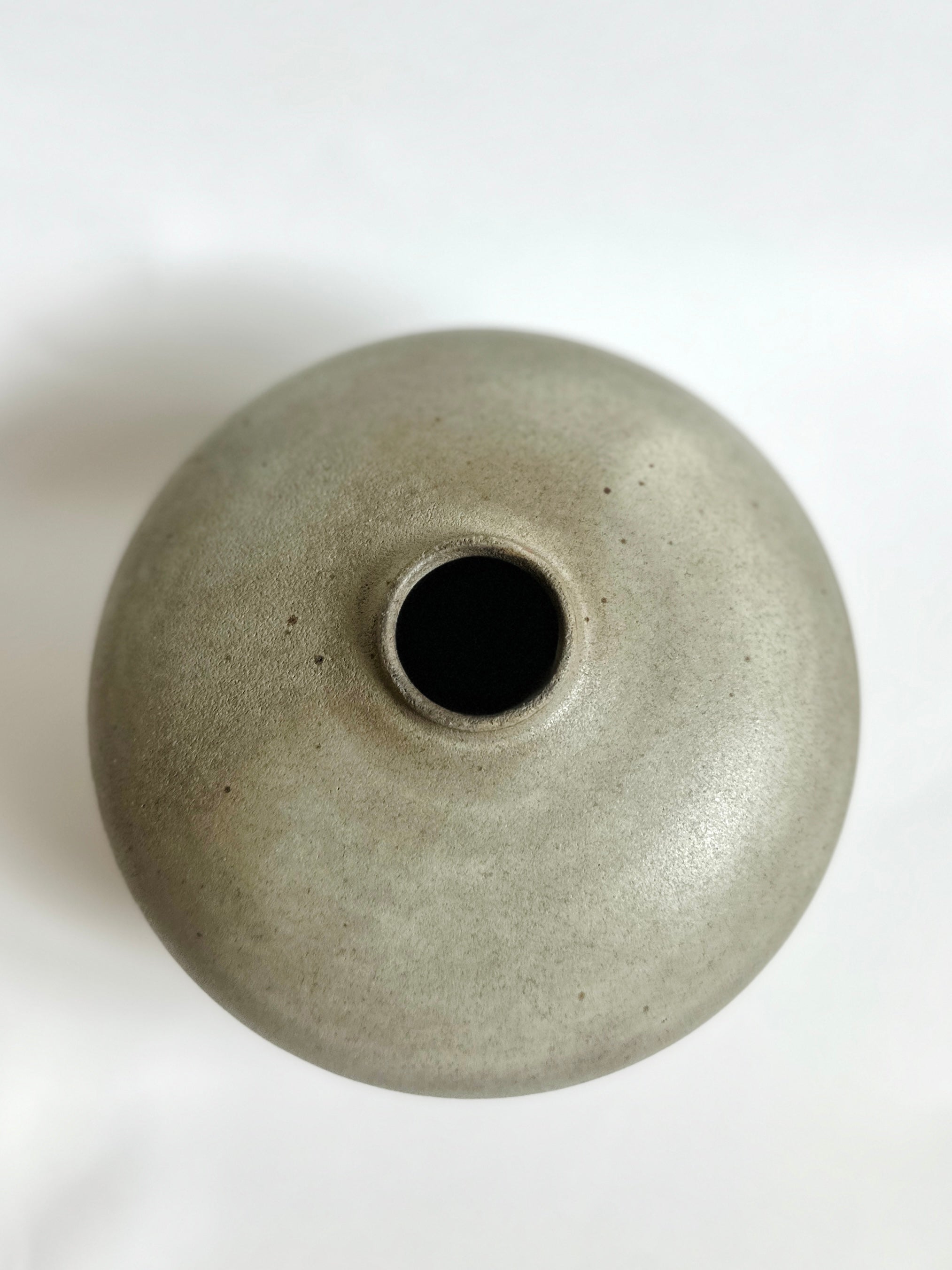 Gray wide vase no. 18