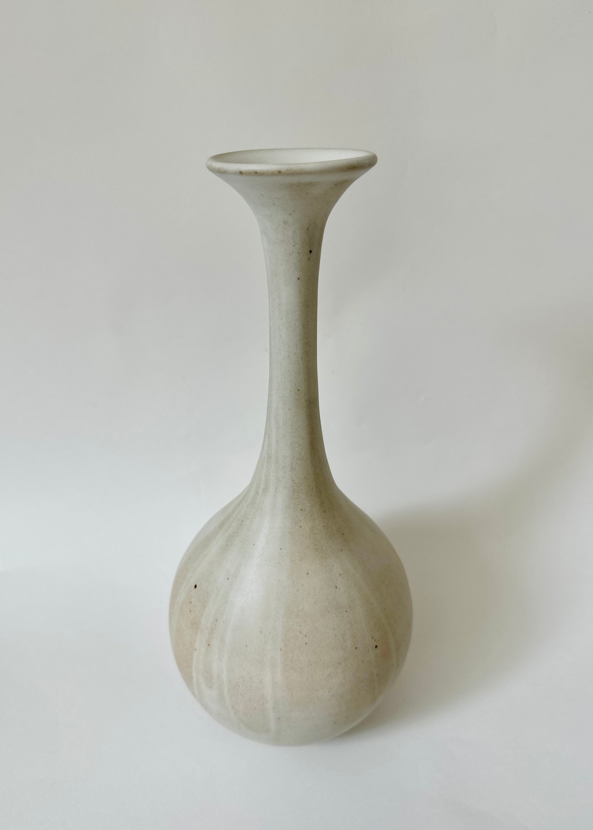 White bottleneck No. 23