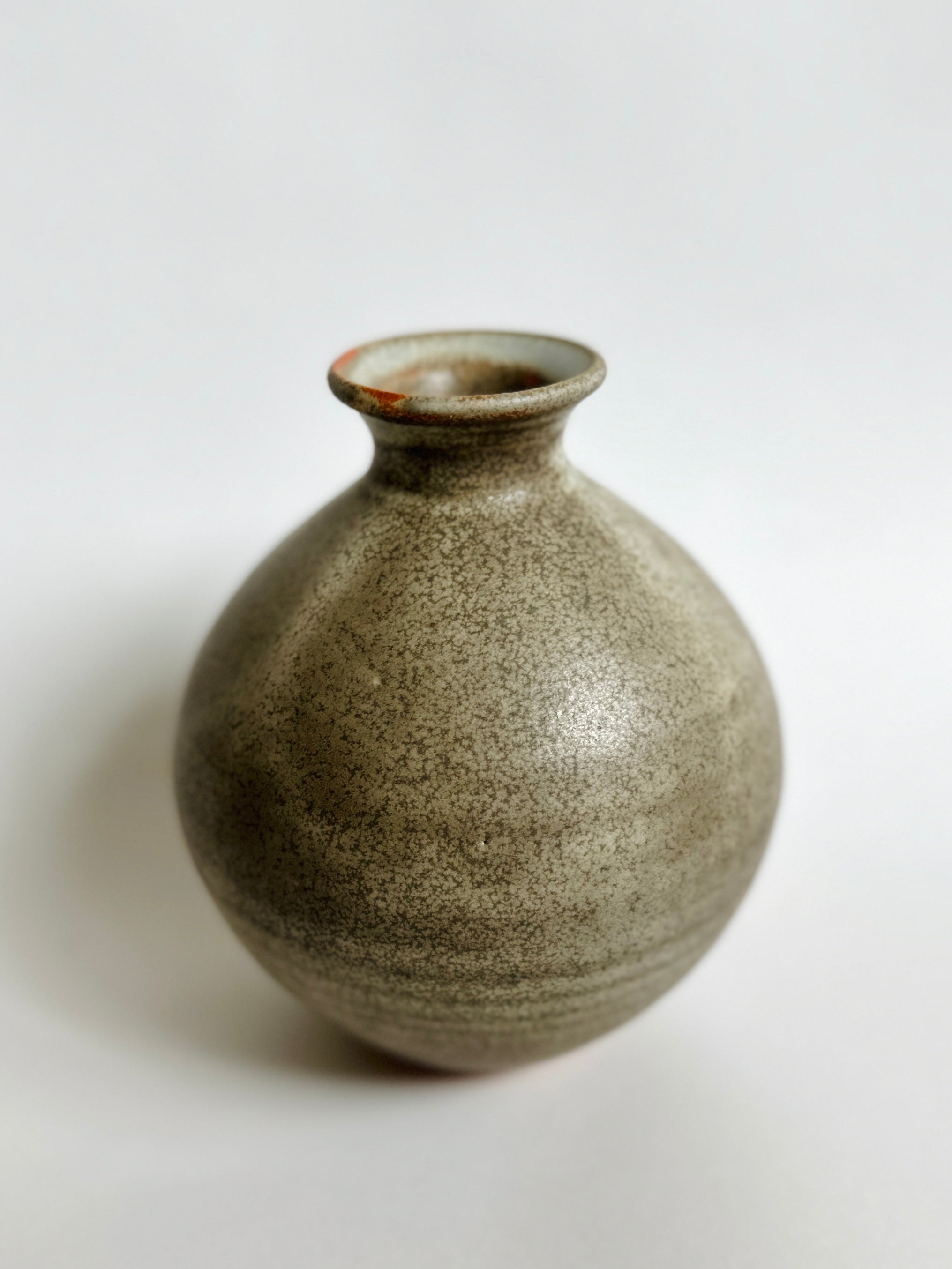 Gray vase no. 3