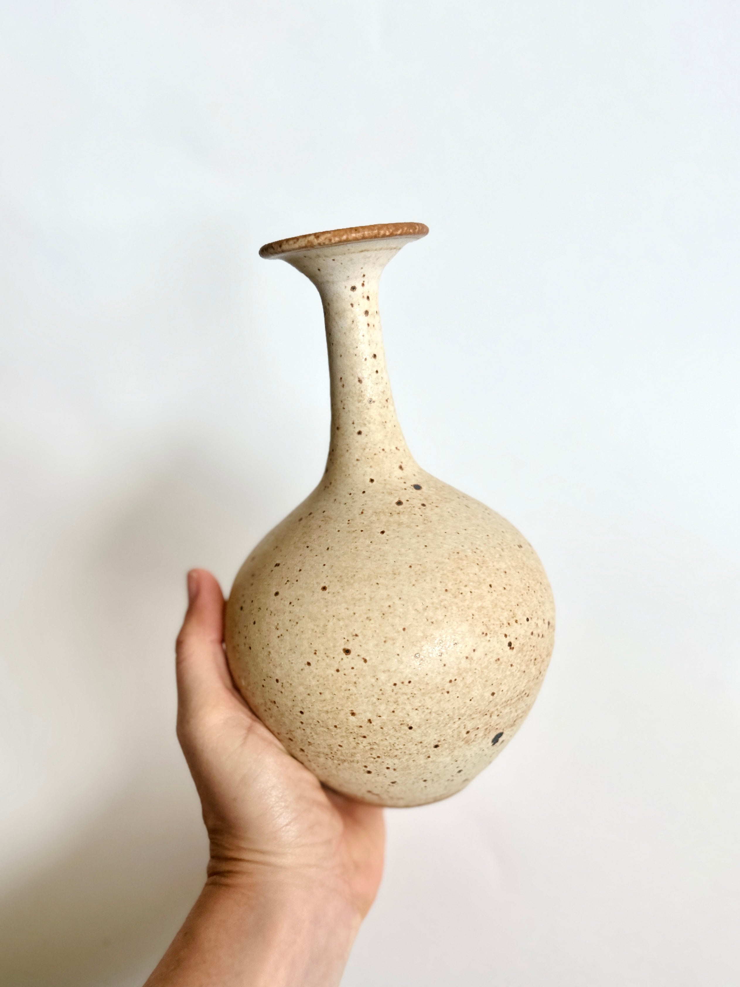 Warm satin white speckled bottleneck no. 12