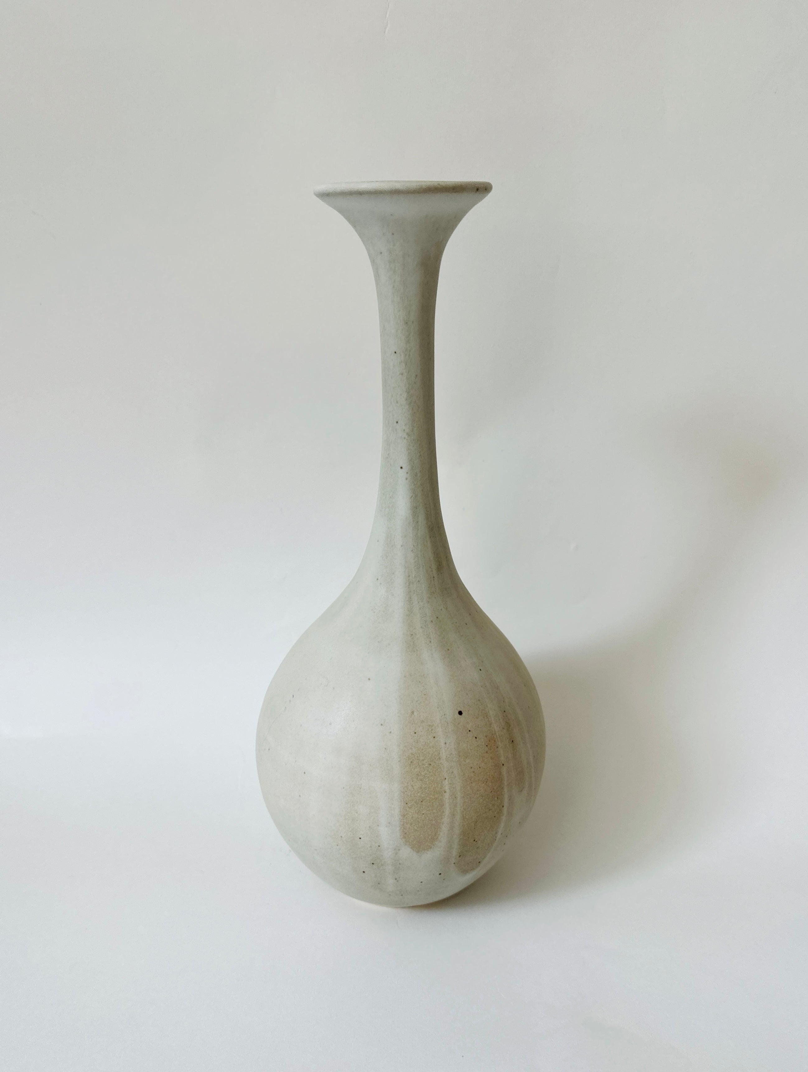 White bottleneck No. 23