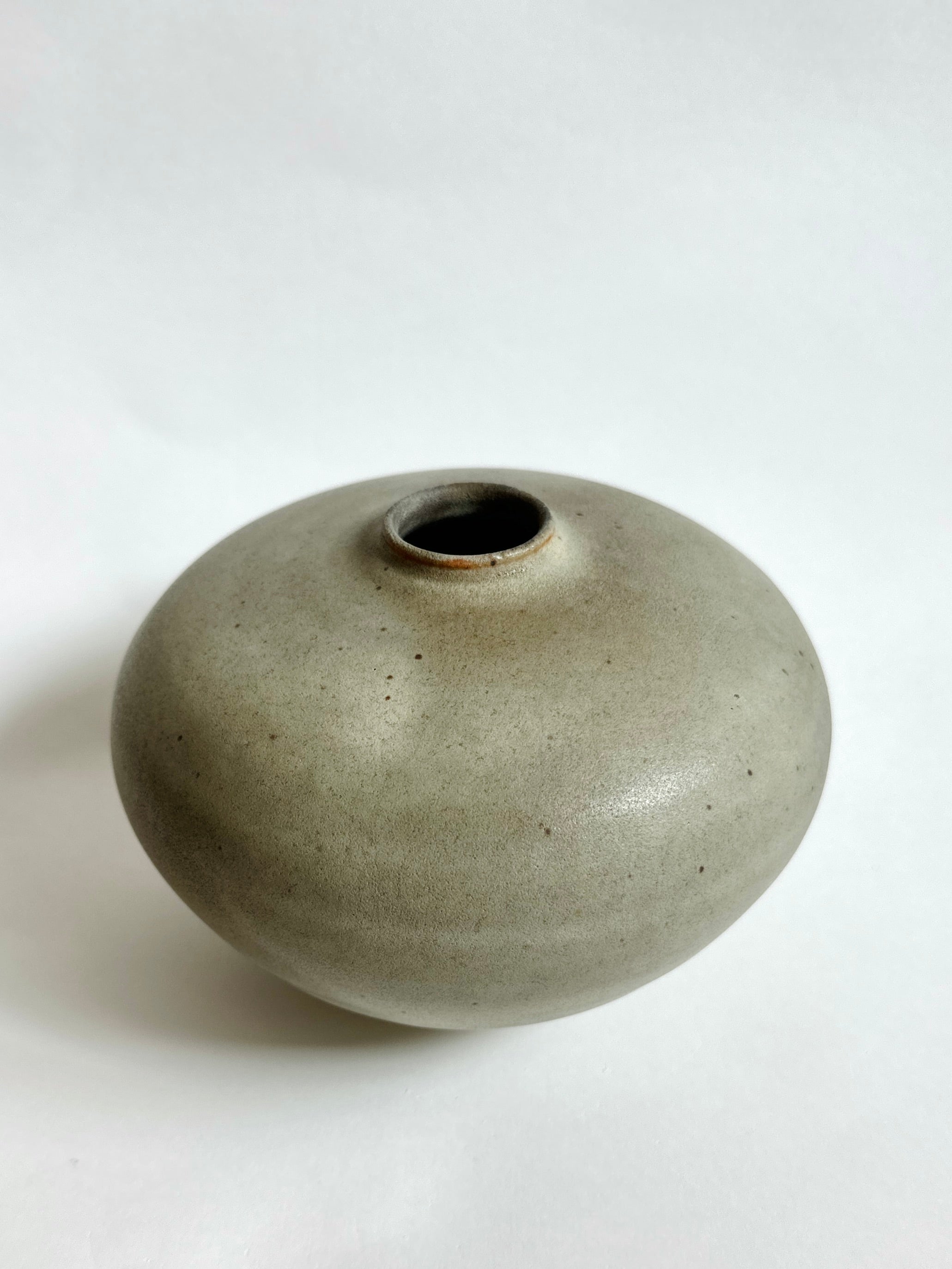 Gray wide vase no. 18
