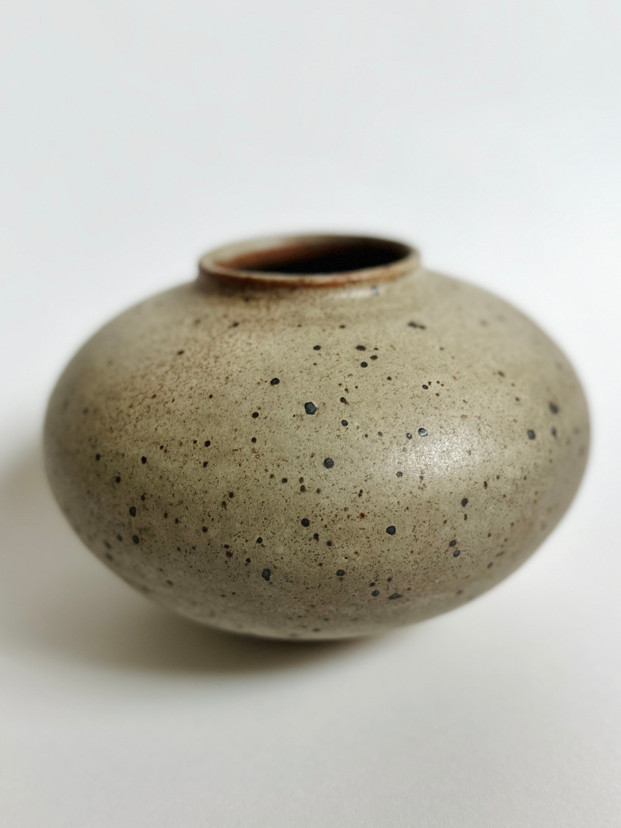 Gray speckled vase no. 4