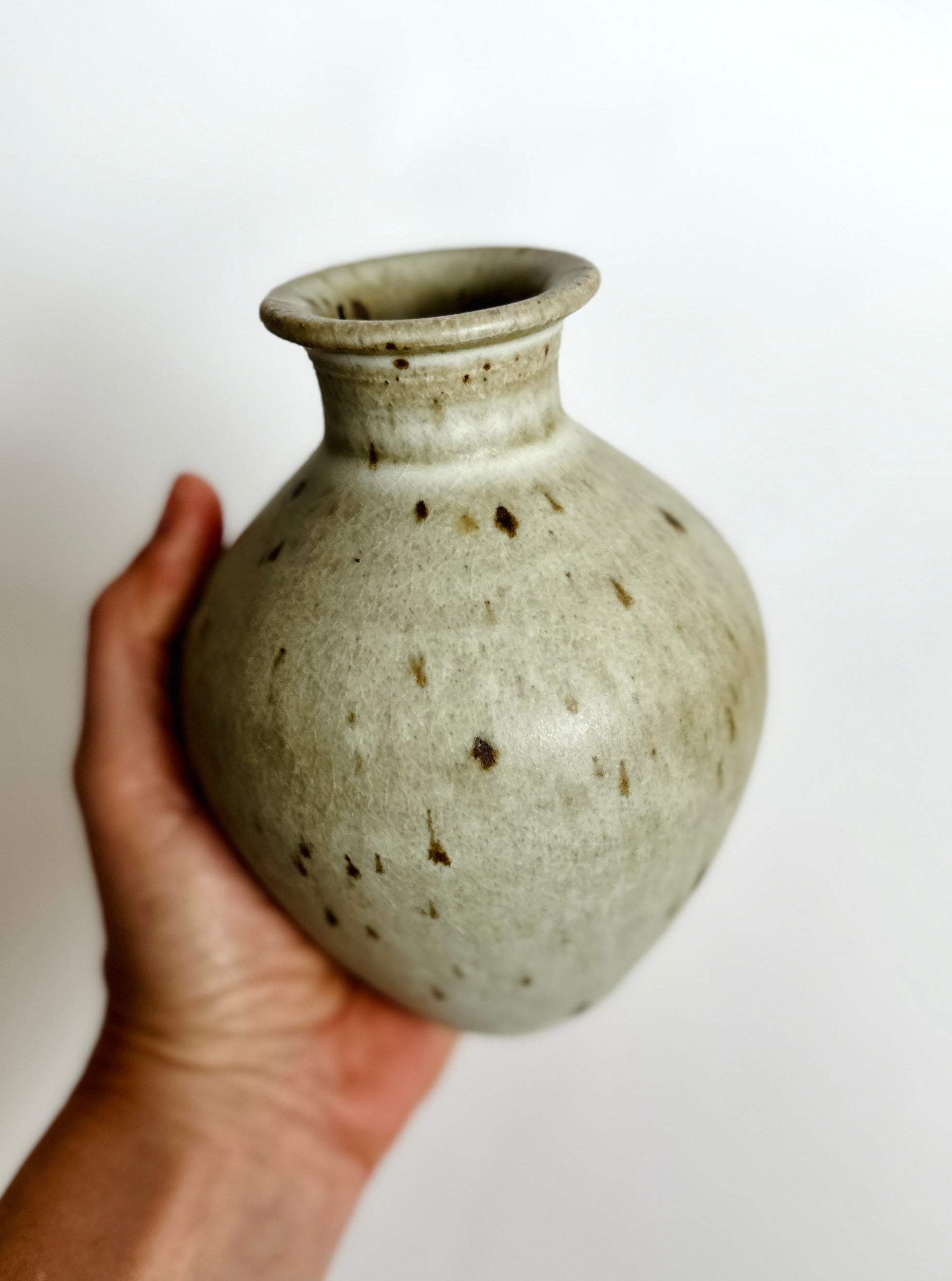 Gray speckled vase no. 1