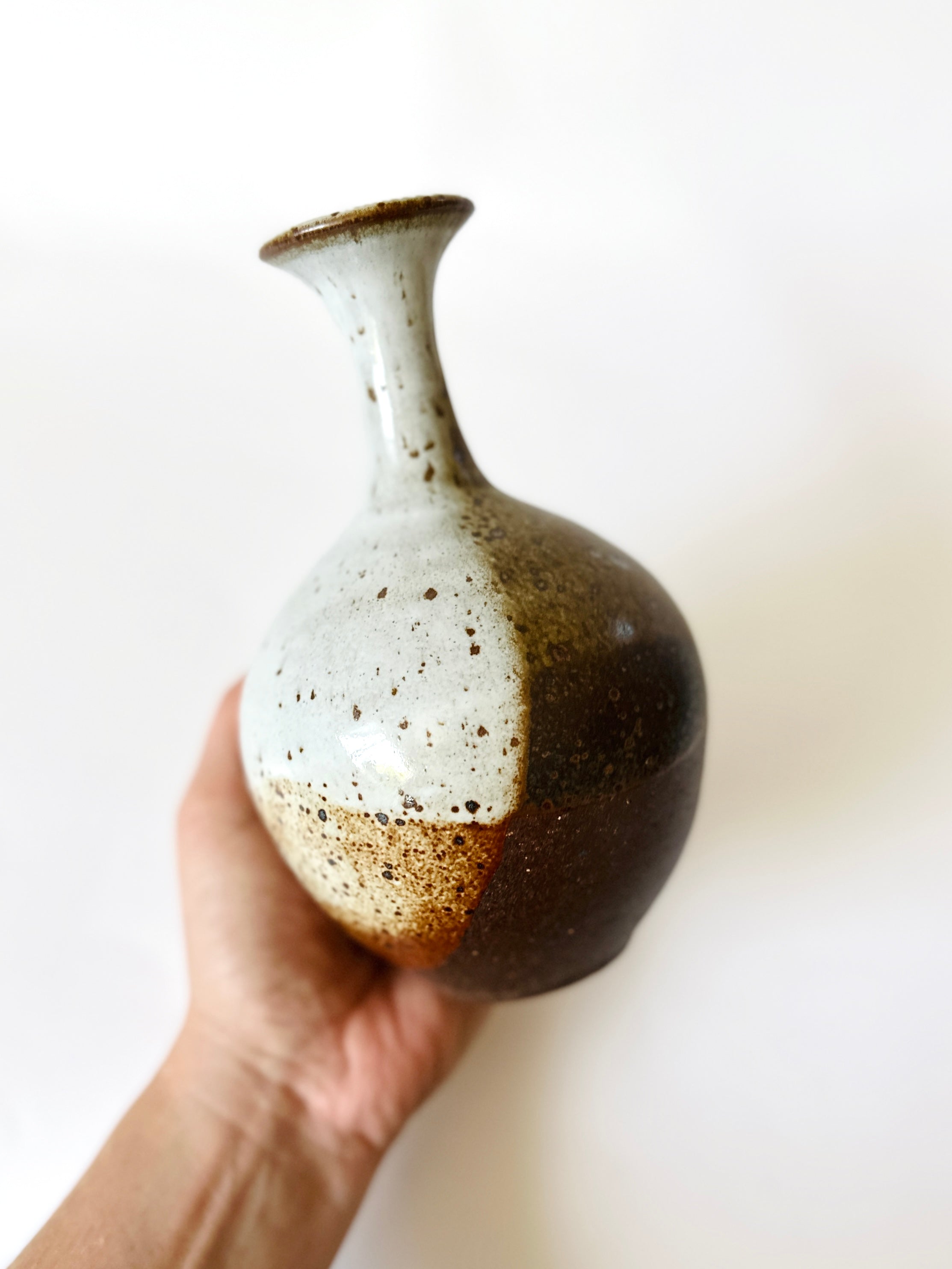 Red clay with poured glossy white no. 6