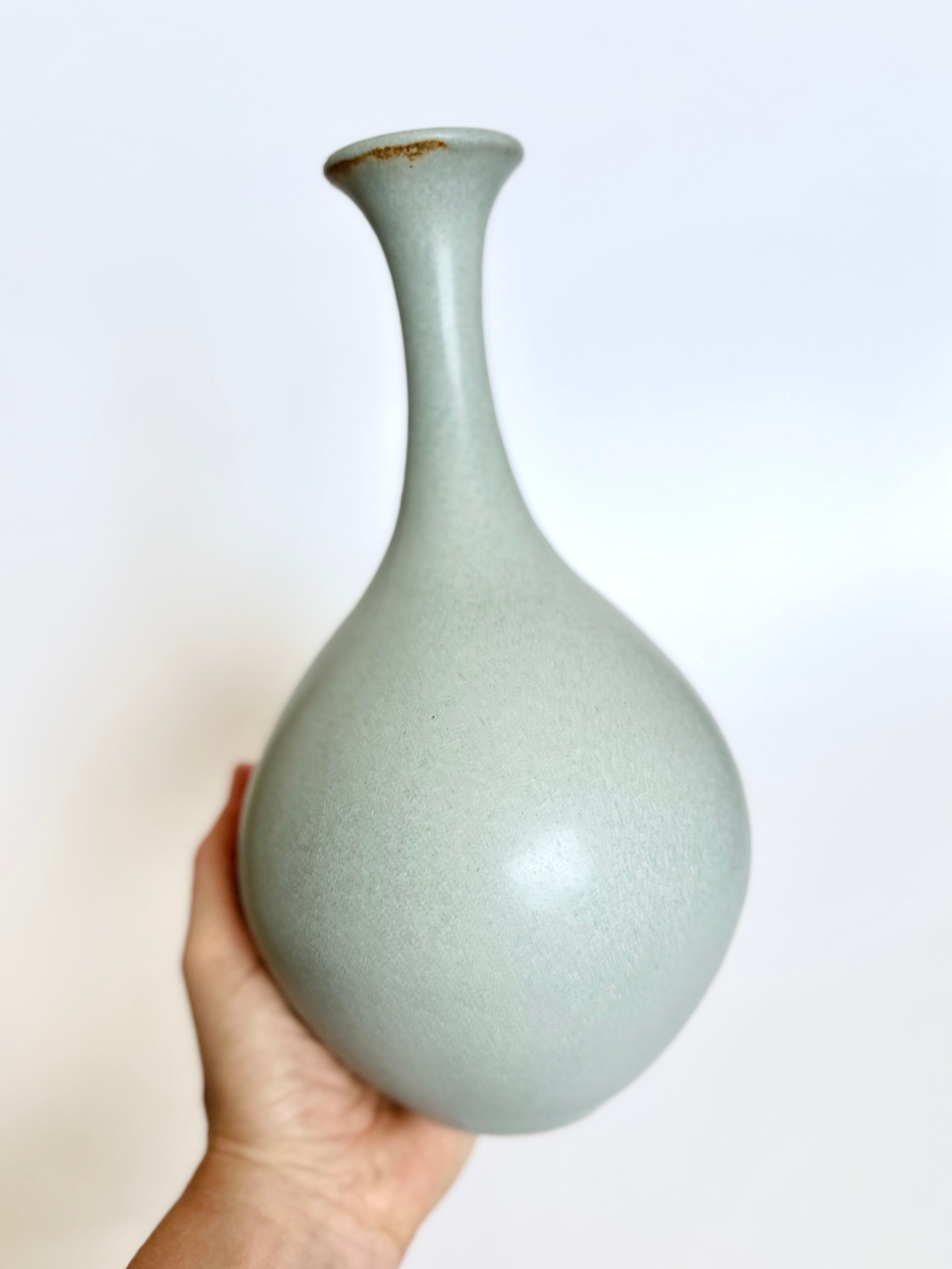 Blue bottleneck no. 16