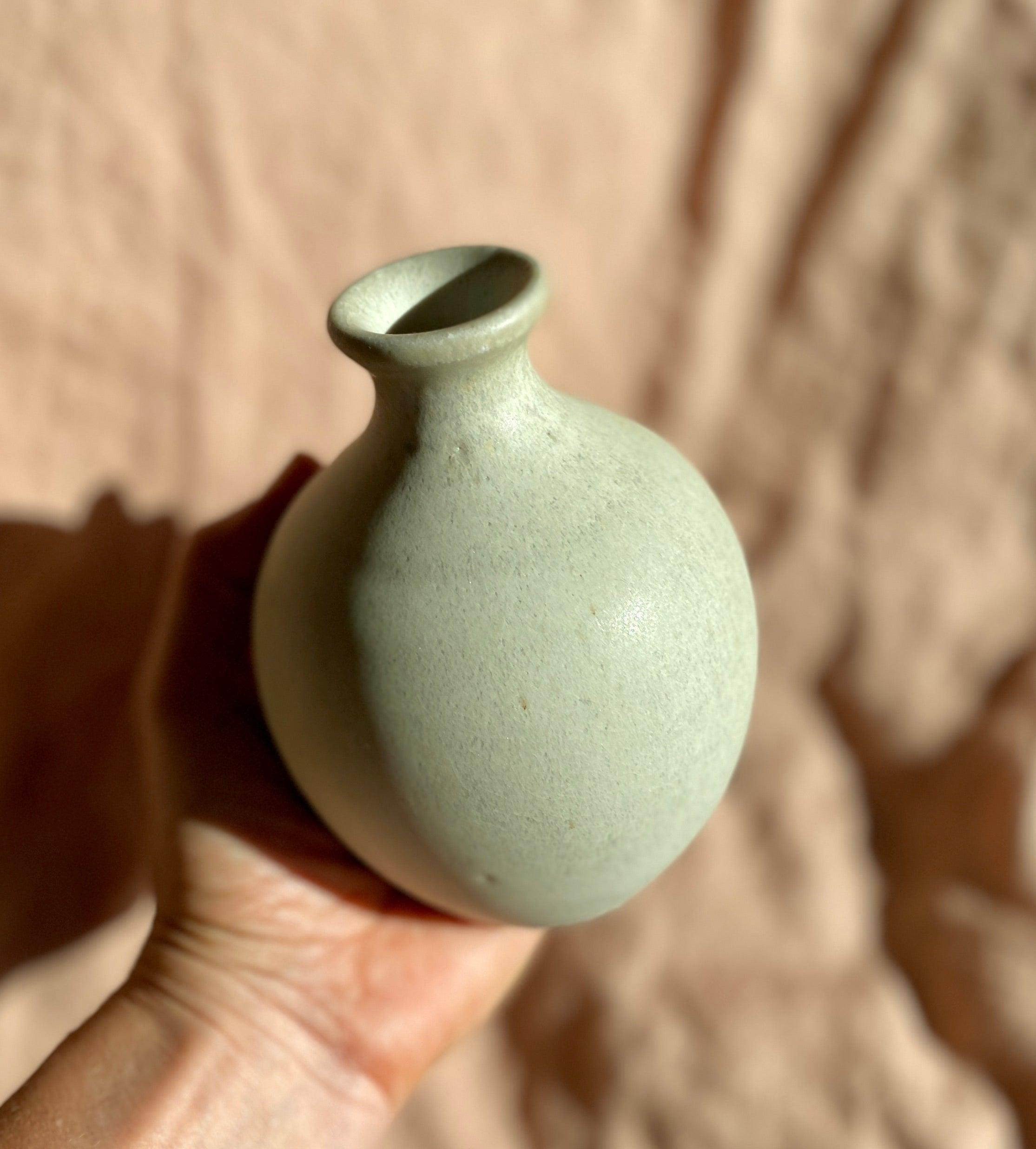 White bud vase No. 5 - Dana Chieco Studio