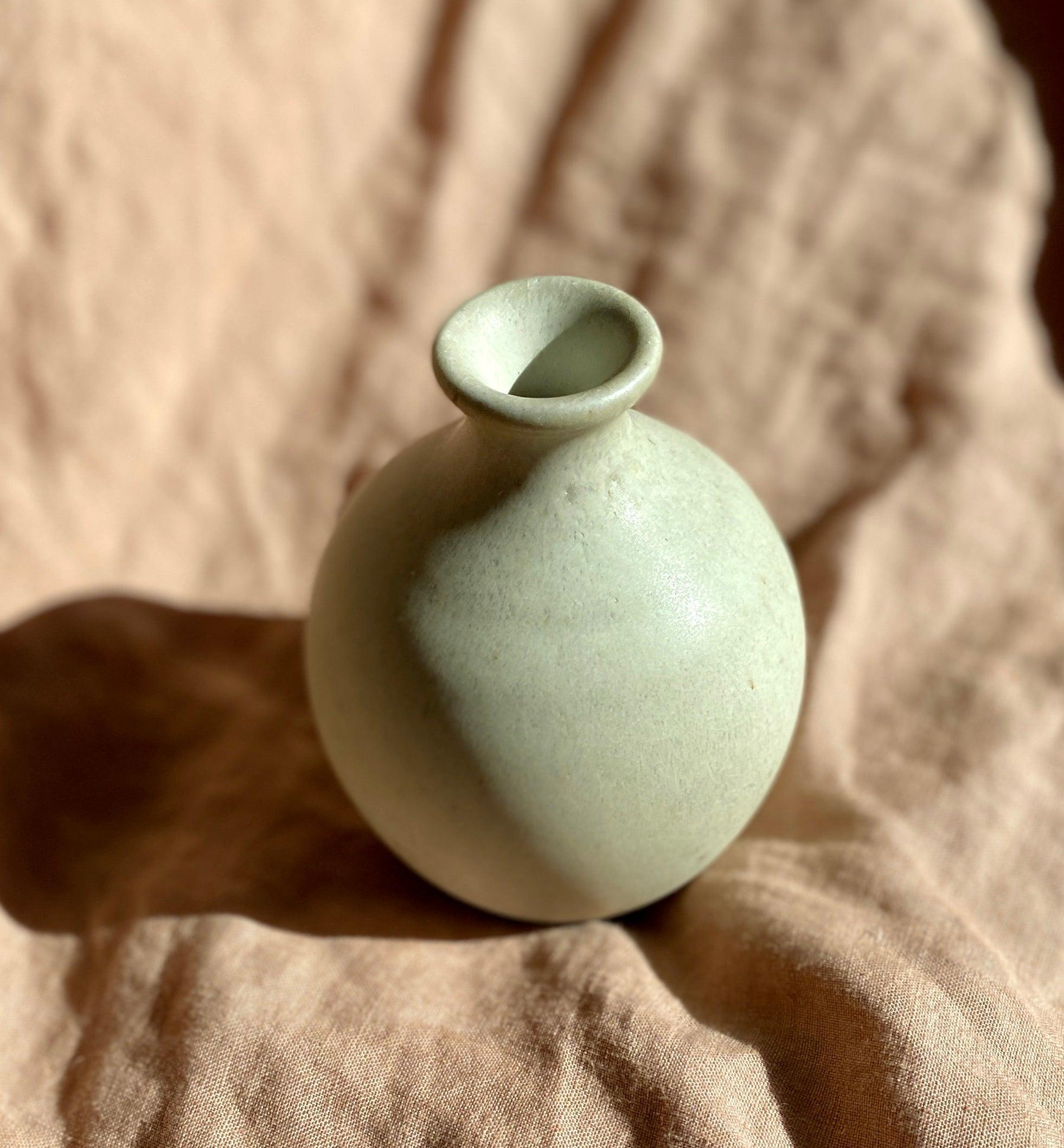 White bud vase No. 5 - Dana Chieco Studio