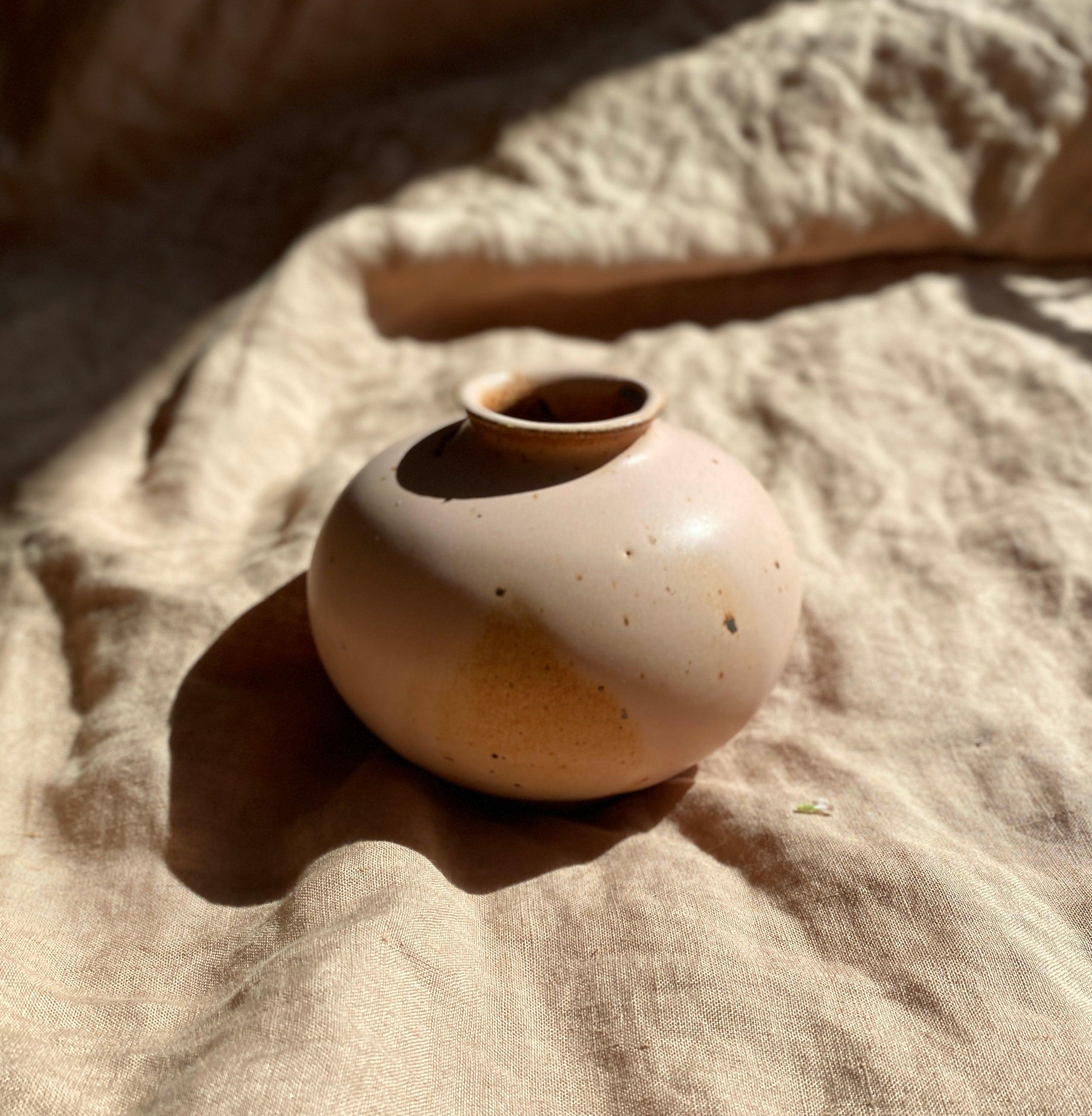 Pink/peach speckled wide vase No. 7 - Dana Chieco Studio
