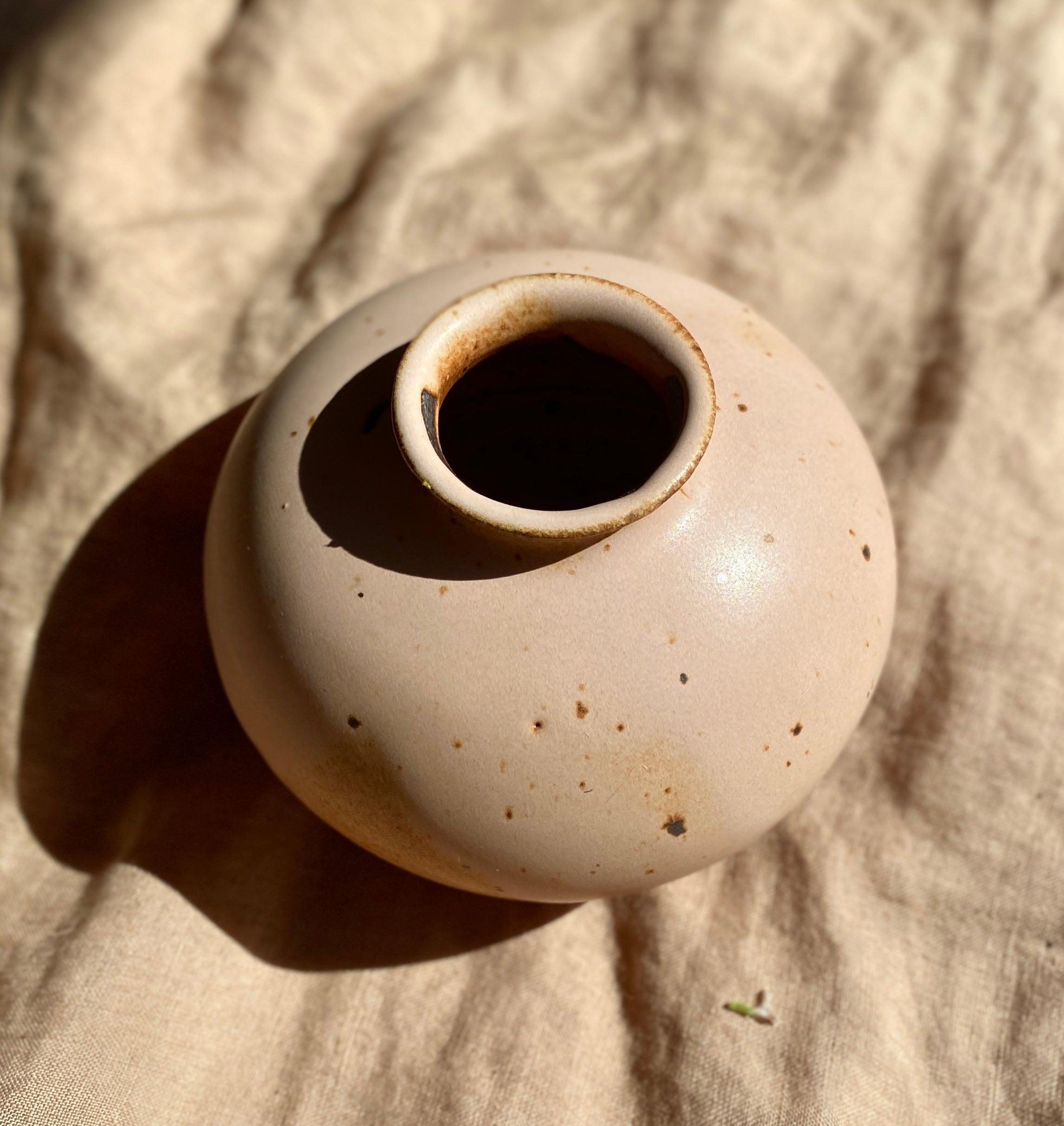 Pink/peach speckled wide vase No. 7 - Dana Chieco Studio