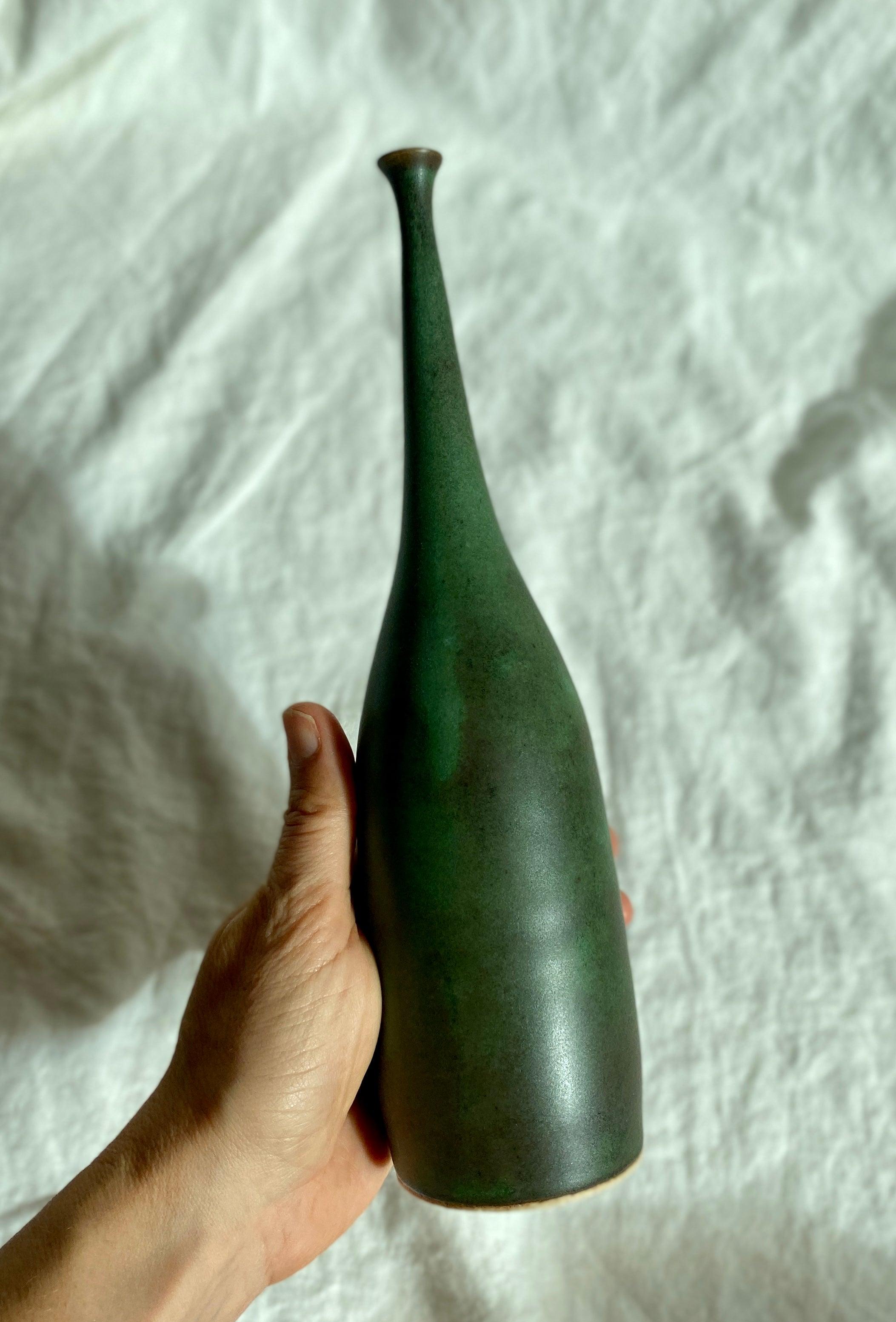 Green bottleneck vessel no. 22 - Dana Chieco Studio