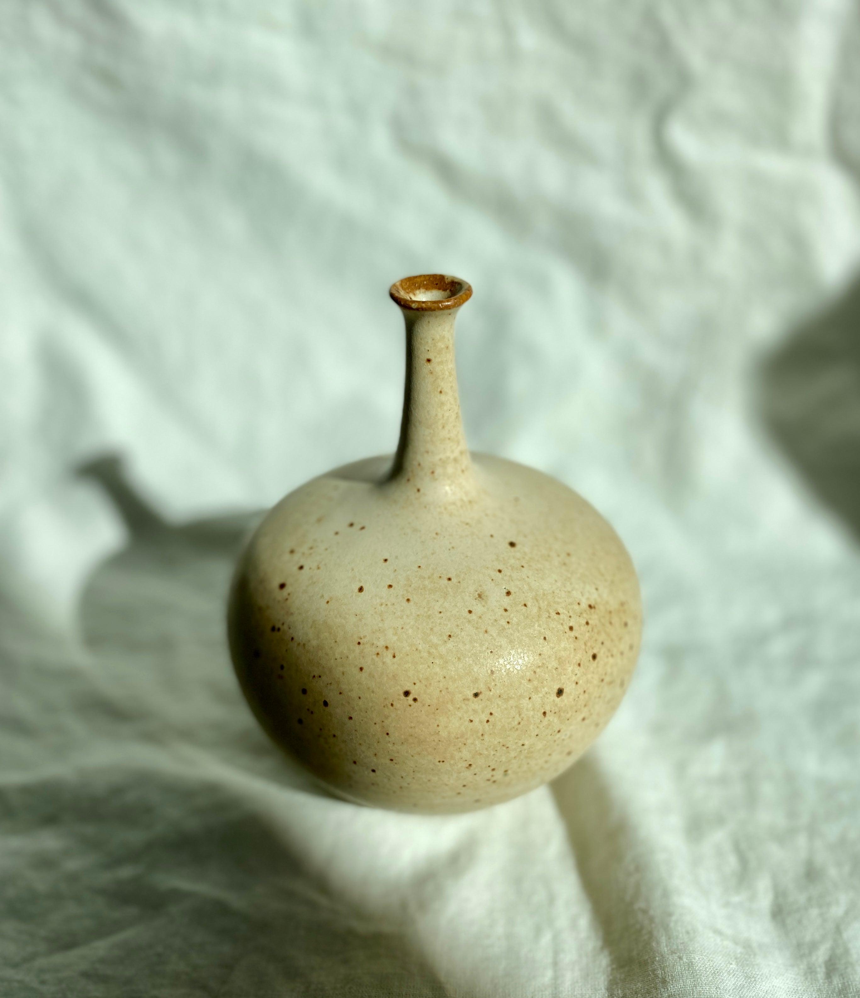 Warm satin white bottleneck no. 6 - Dana Chieco Studio