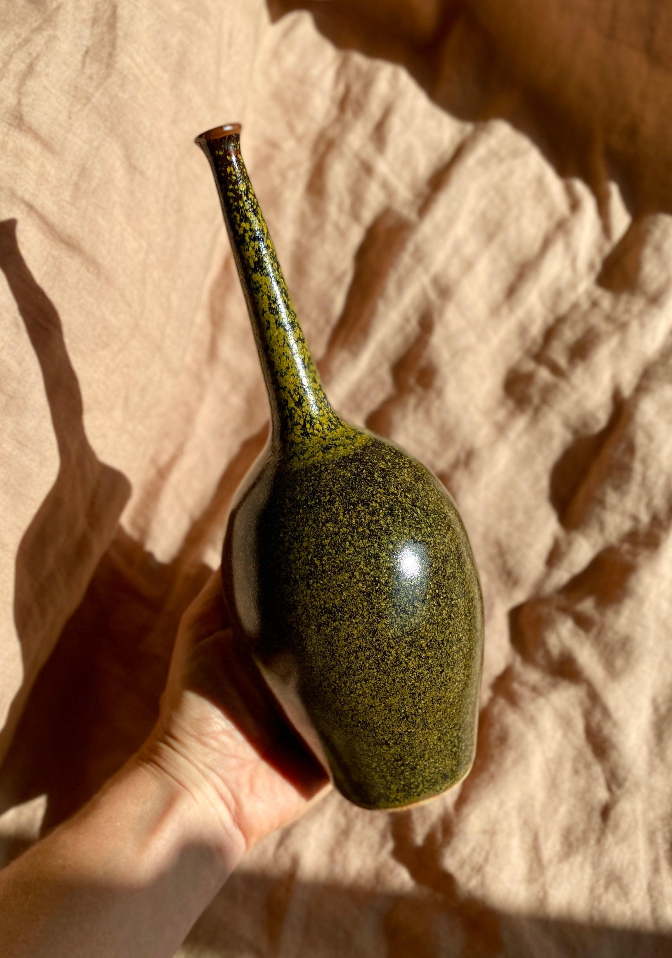 "Tea dust" glazed skinny neck - Dana Chieco Studio