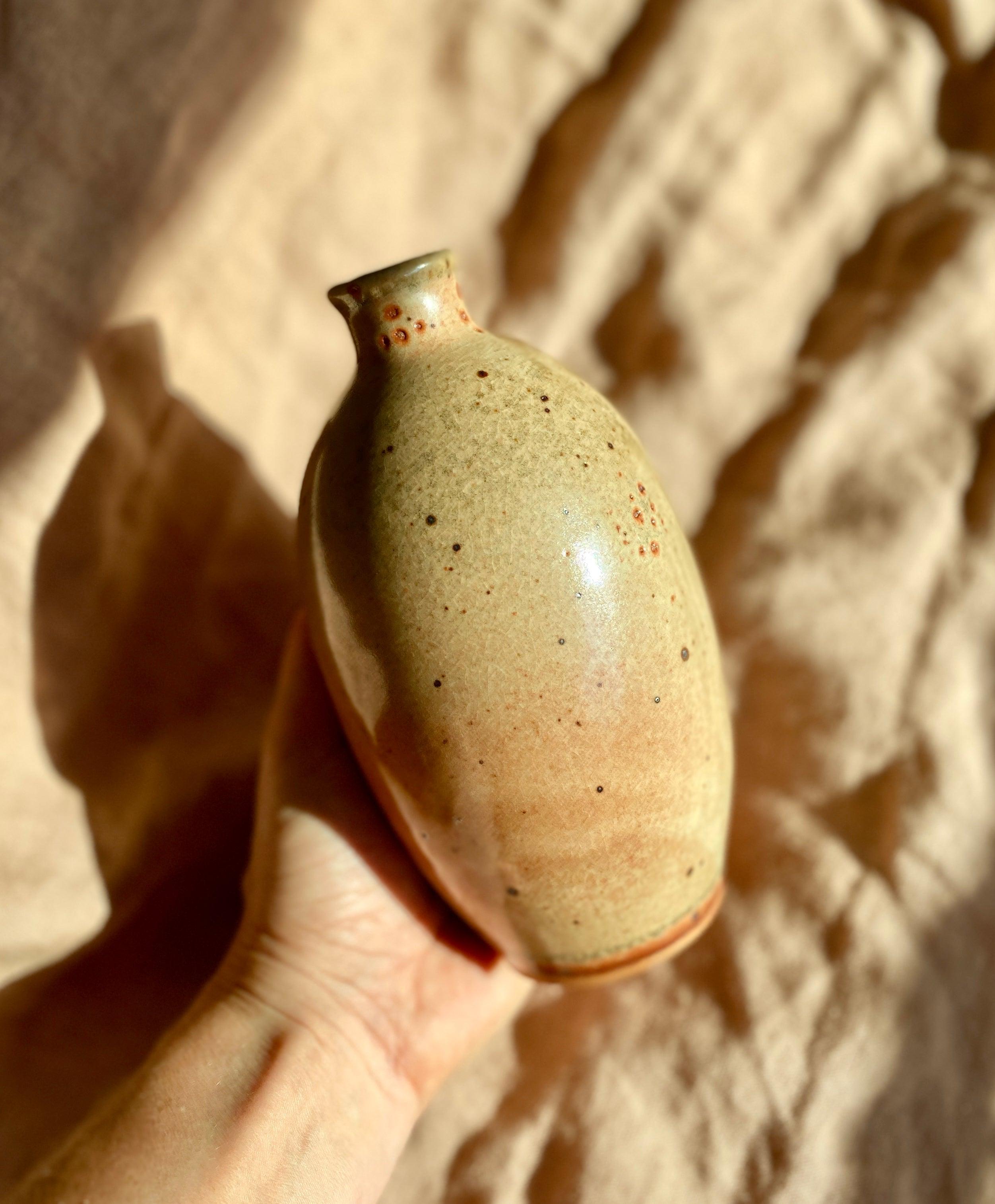 Shino rustic vase No. 10 - Dana Chieco Studio