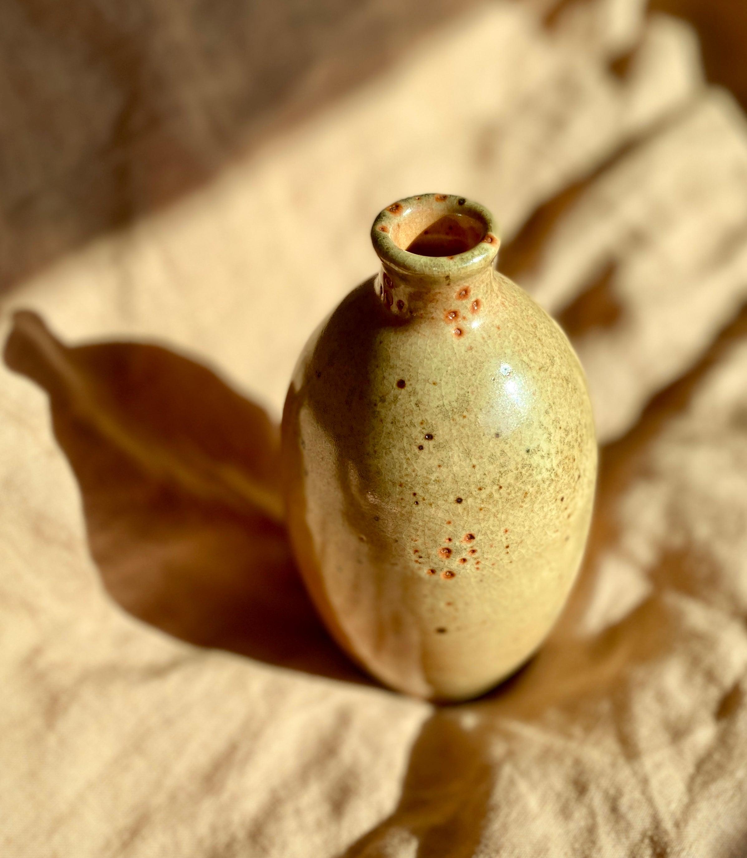 Shino rustic vase No. 10 - Dana Chieco Studio