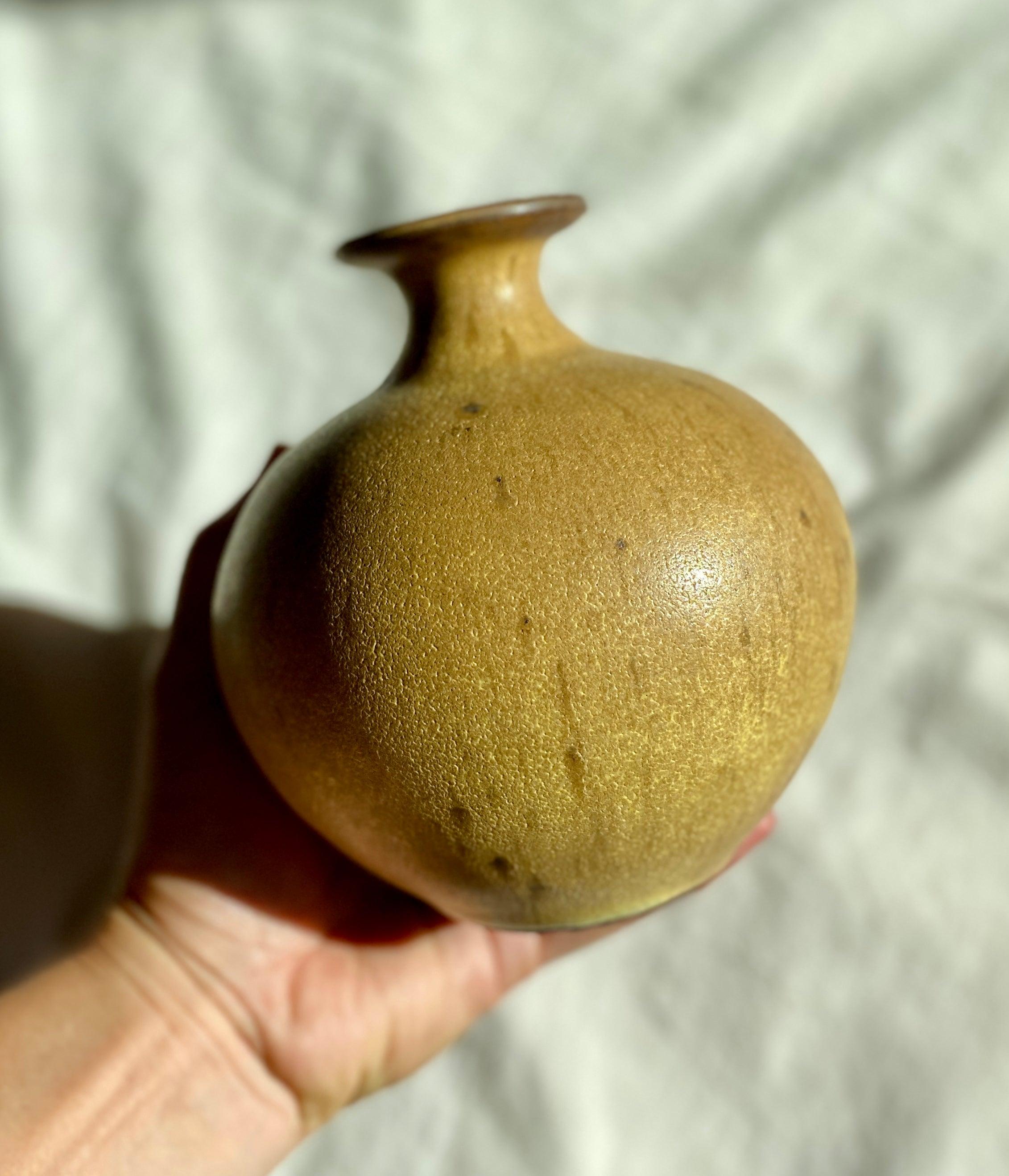 Warm yellow vase No. 1 - Dana Chieco Studio