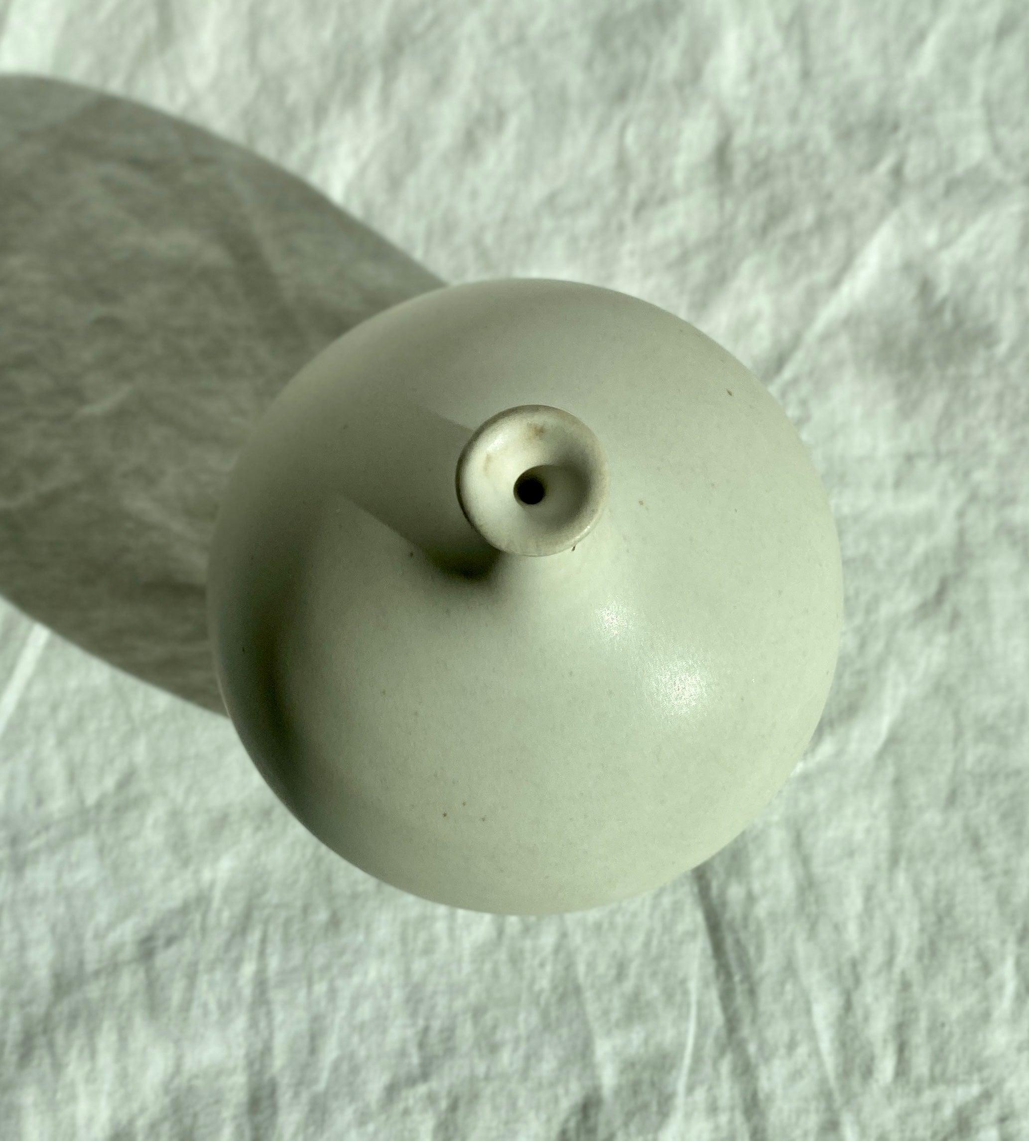 Matte white bottleneck no. 16 - Dana Chieco Studio
