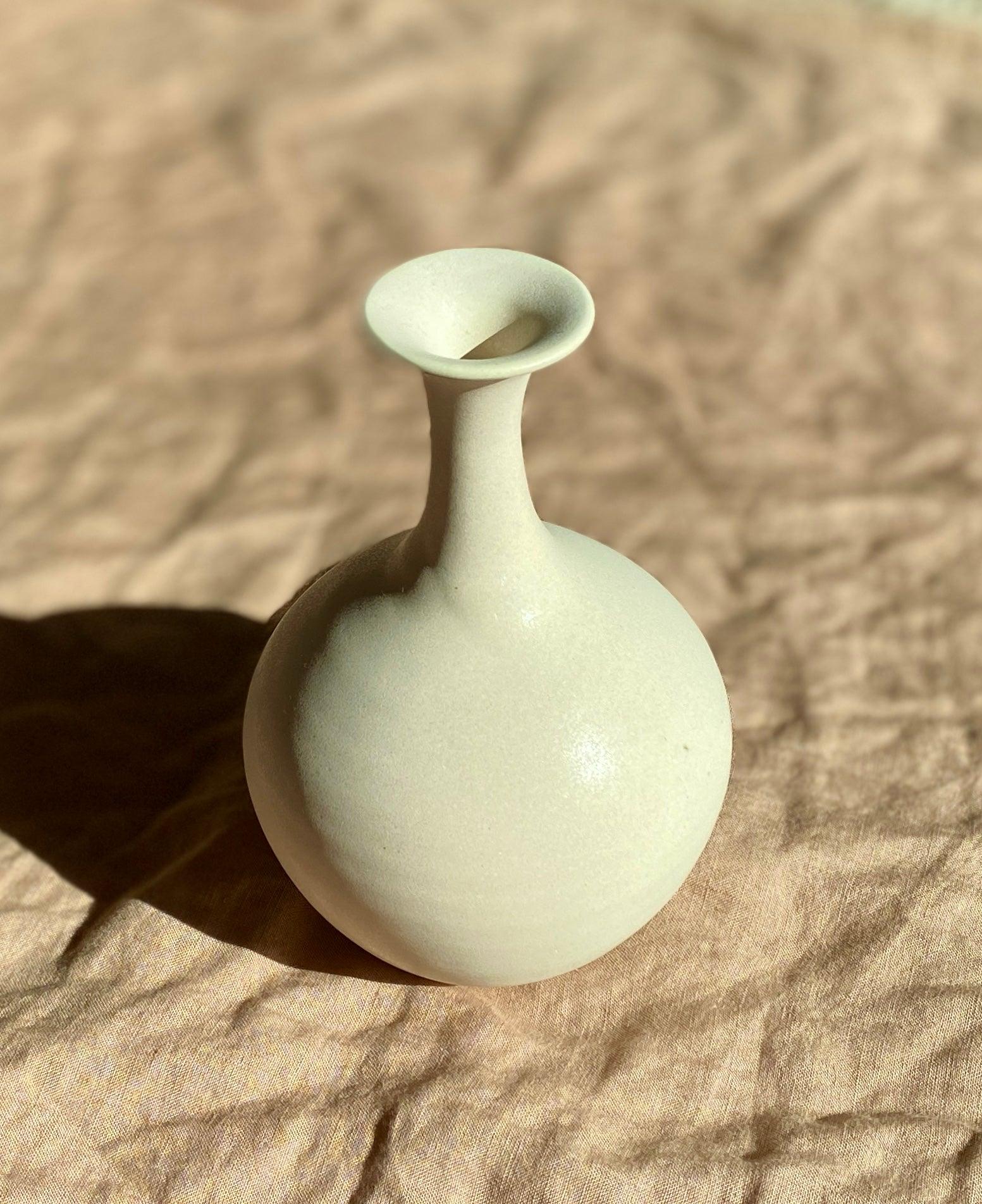 Warm satin white bottleneck no. 8 - Dana Chieco Studio