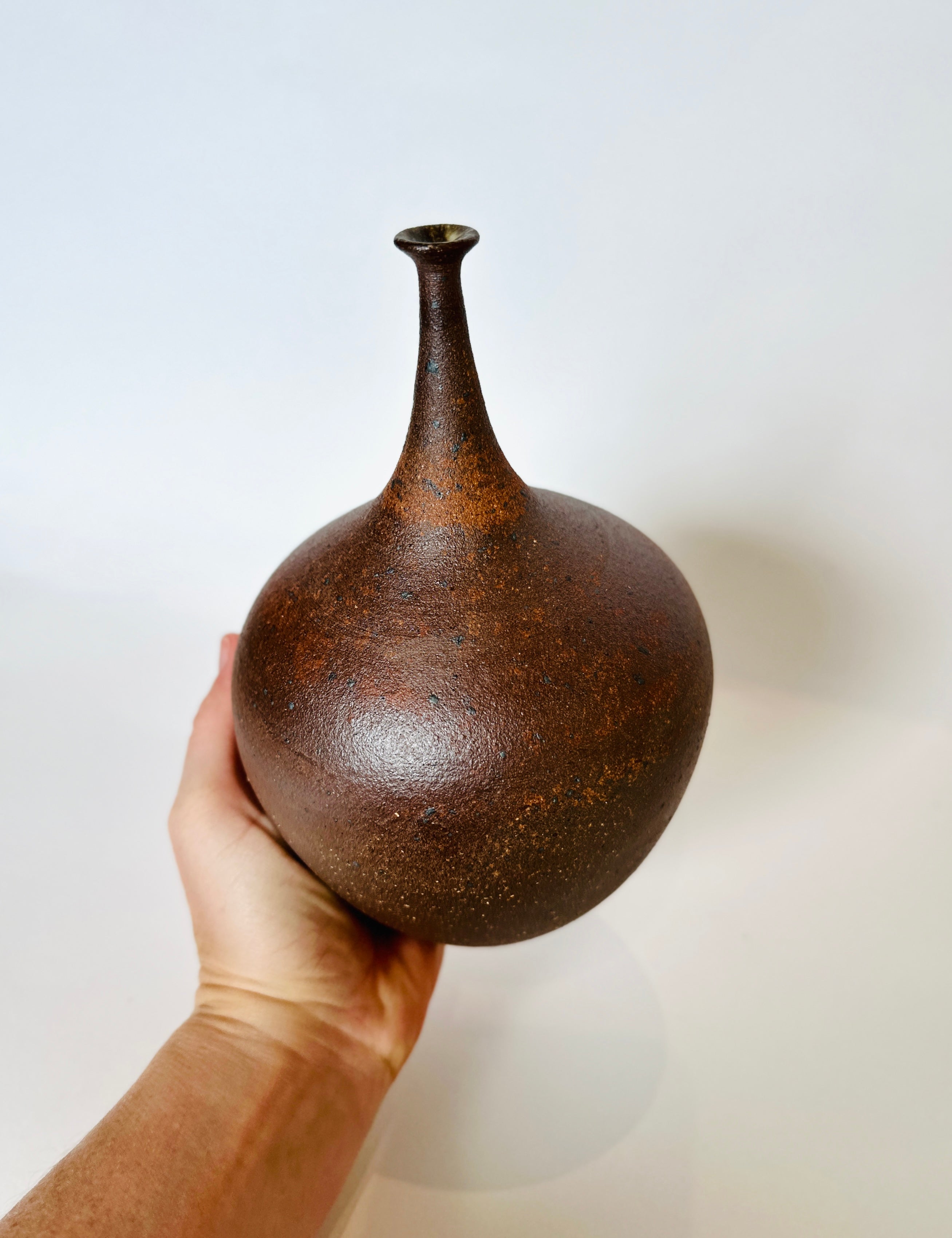 Unglazed red clay bottleneck no. 4