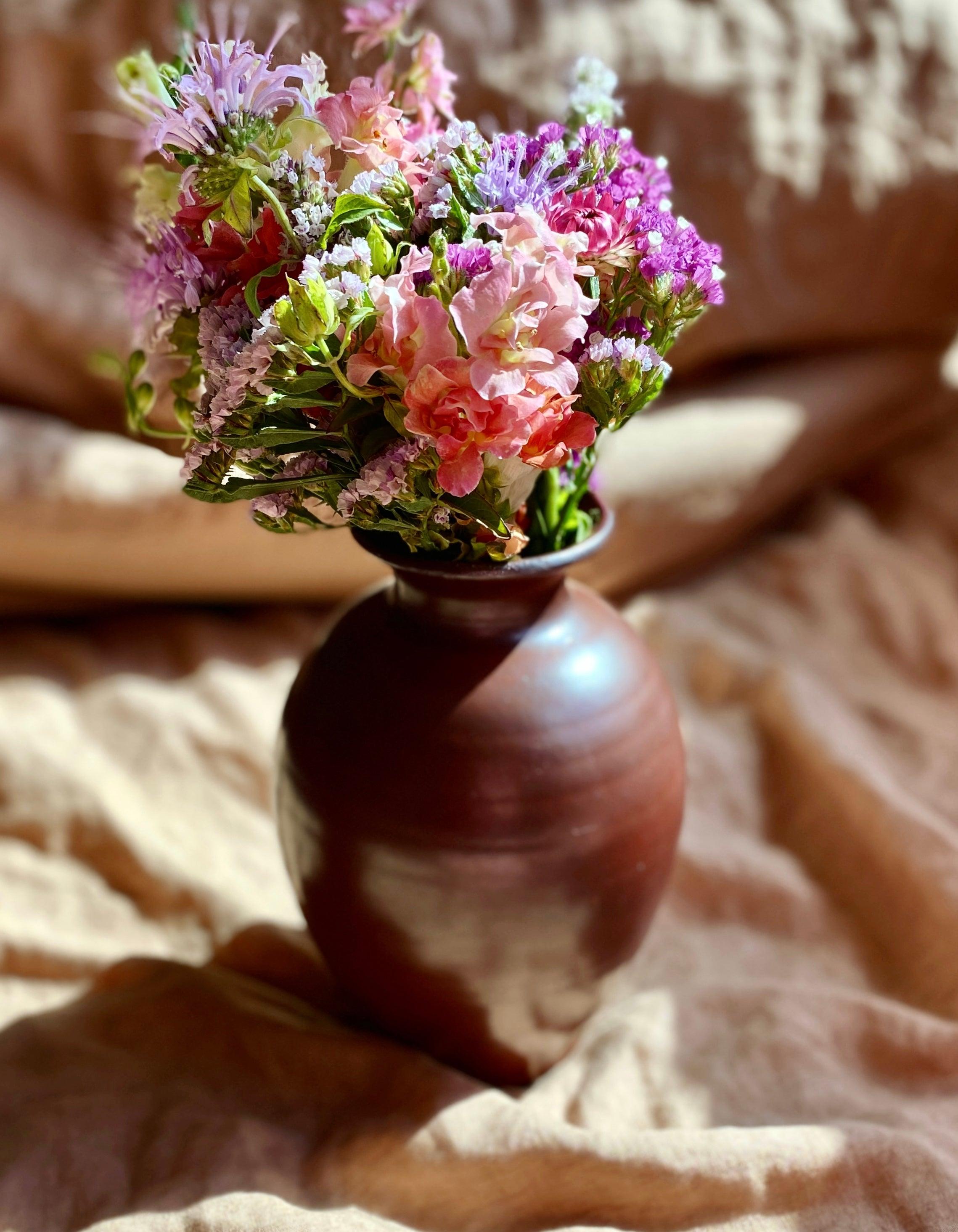 Mahogany shino vase No. 6 - Dana Chieco Studio
