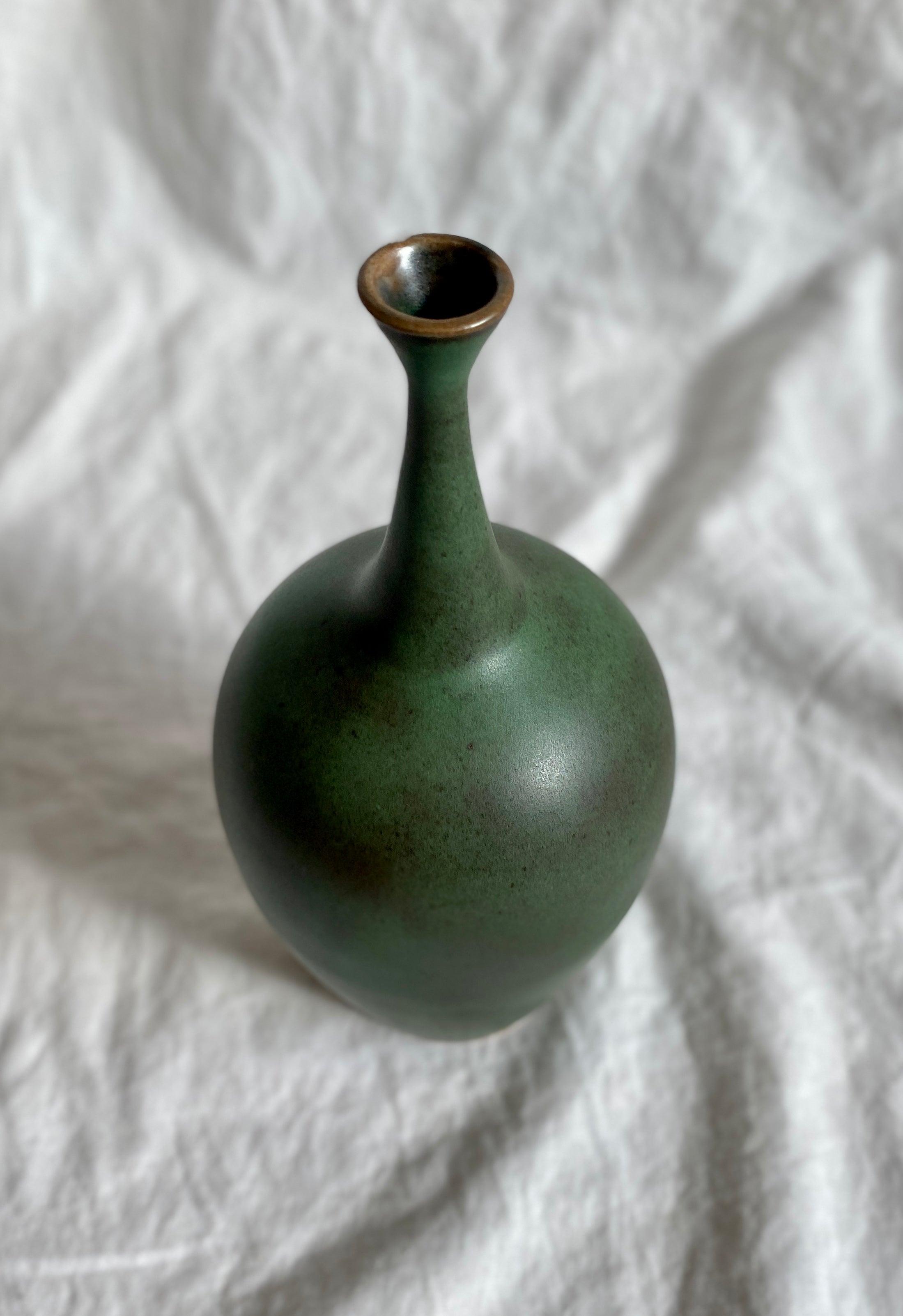 Green bottleneck no. 19 - Dana Chieco Studio