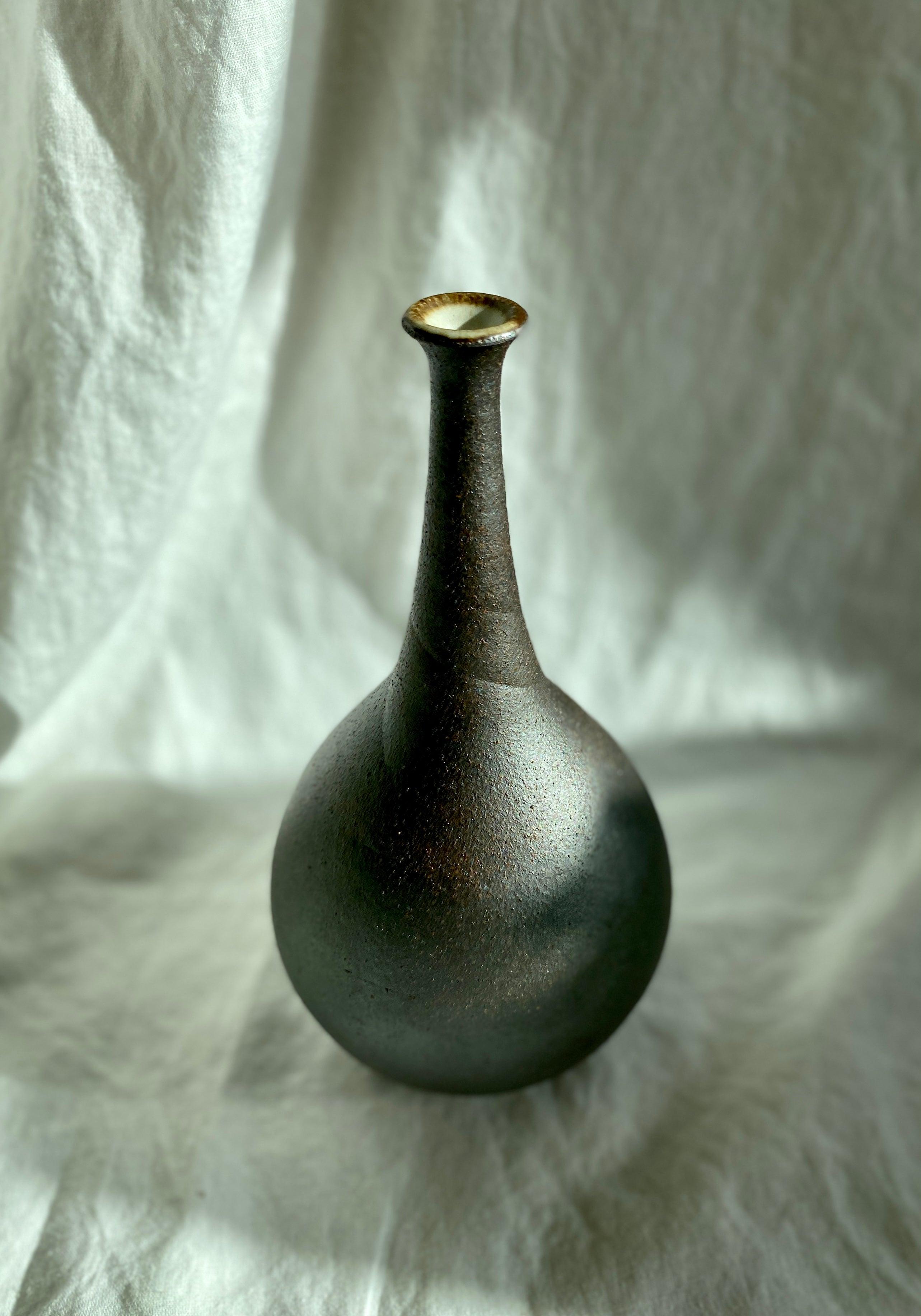 Black clay bottleneck no. 1 - Dana Chieco Studio