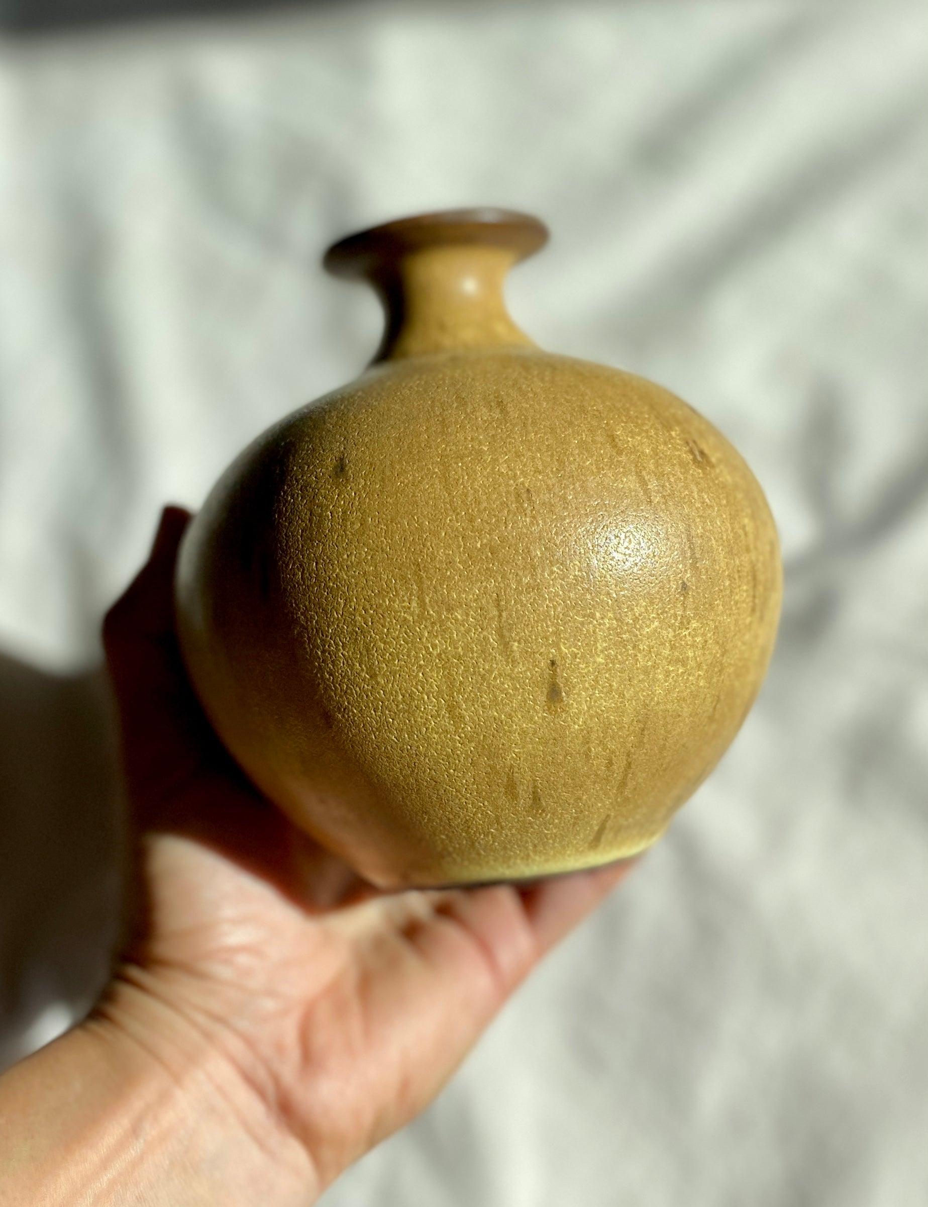 Warm yellow vase No. 1 - Dana Chieco Studio
