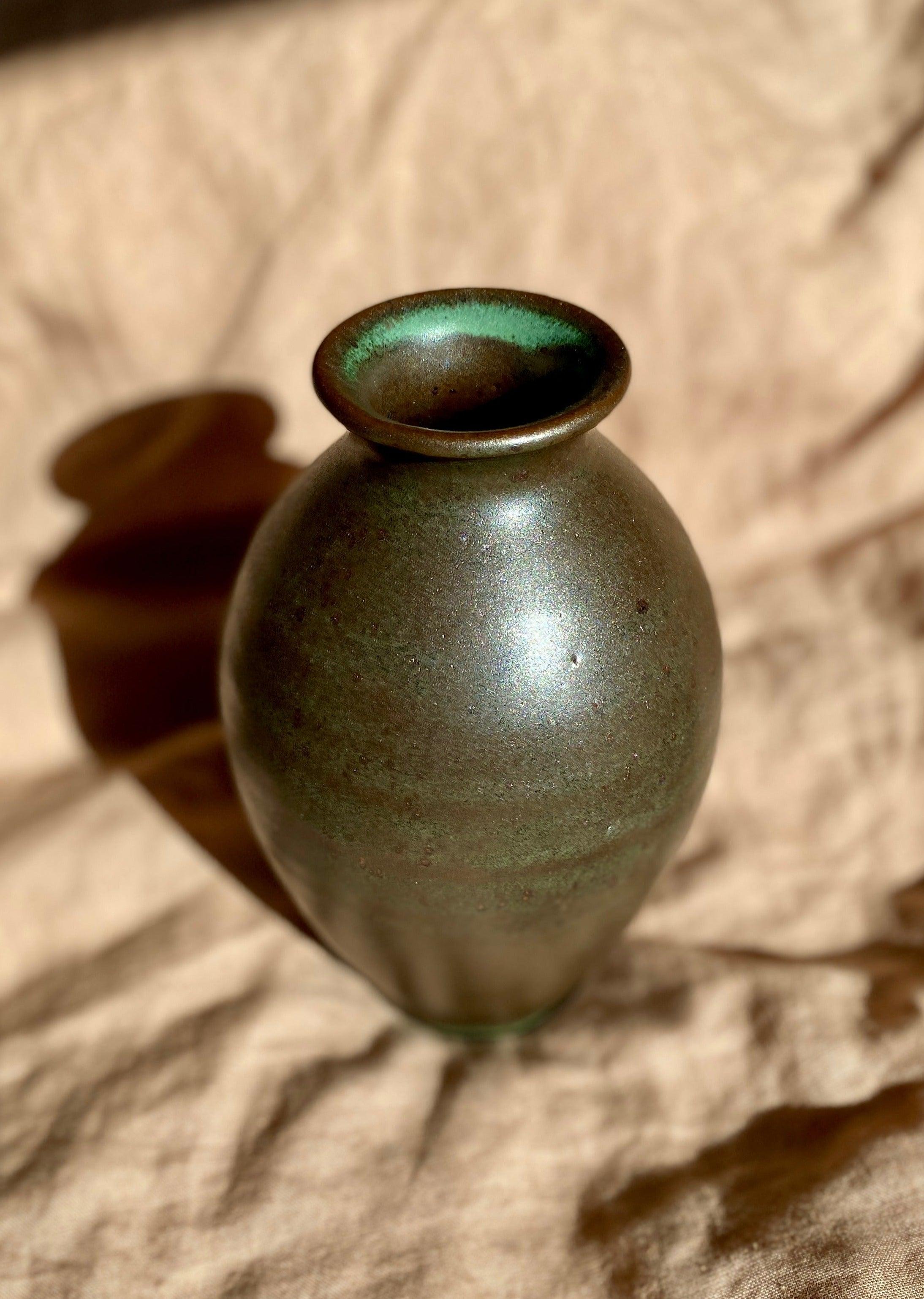 Bronze vase with green highlights - Dana Chieco Studio