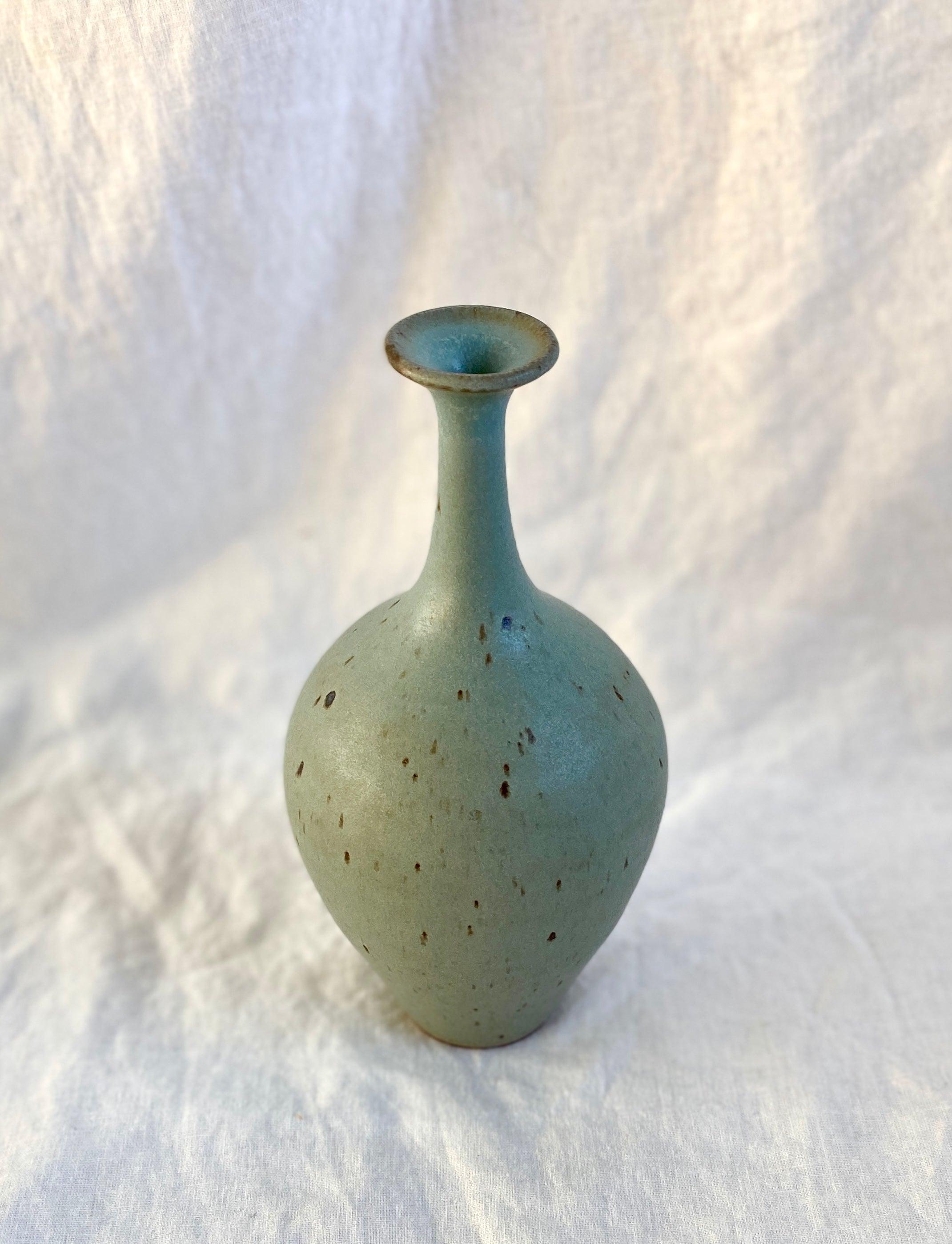 Blue speckled bottleneck vessel no. 12 - Dana Chieco Studio
