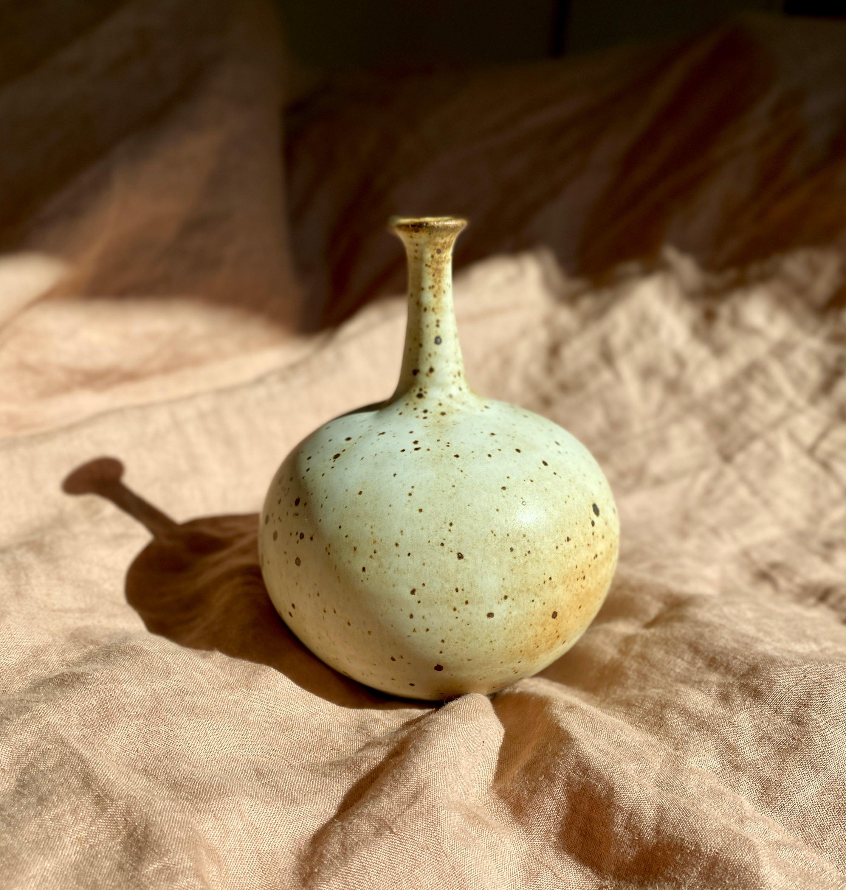 Matte white speckled wide vase with bottle-neck No. 11 - Dana Chieco Studio