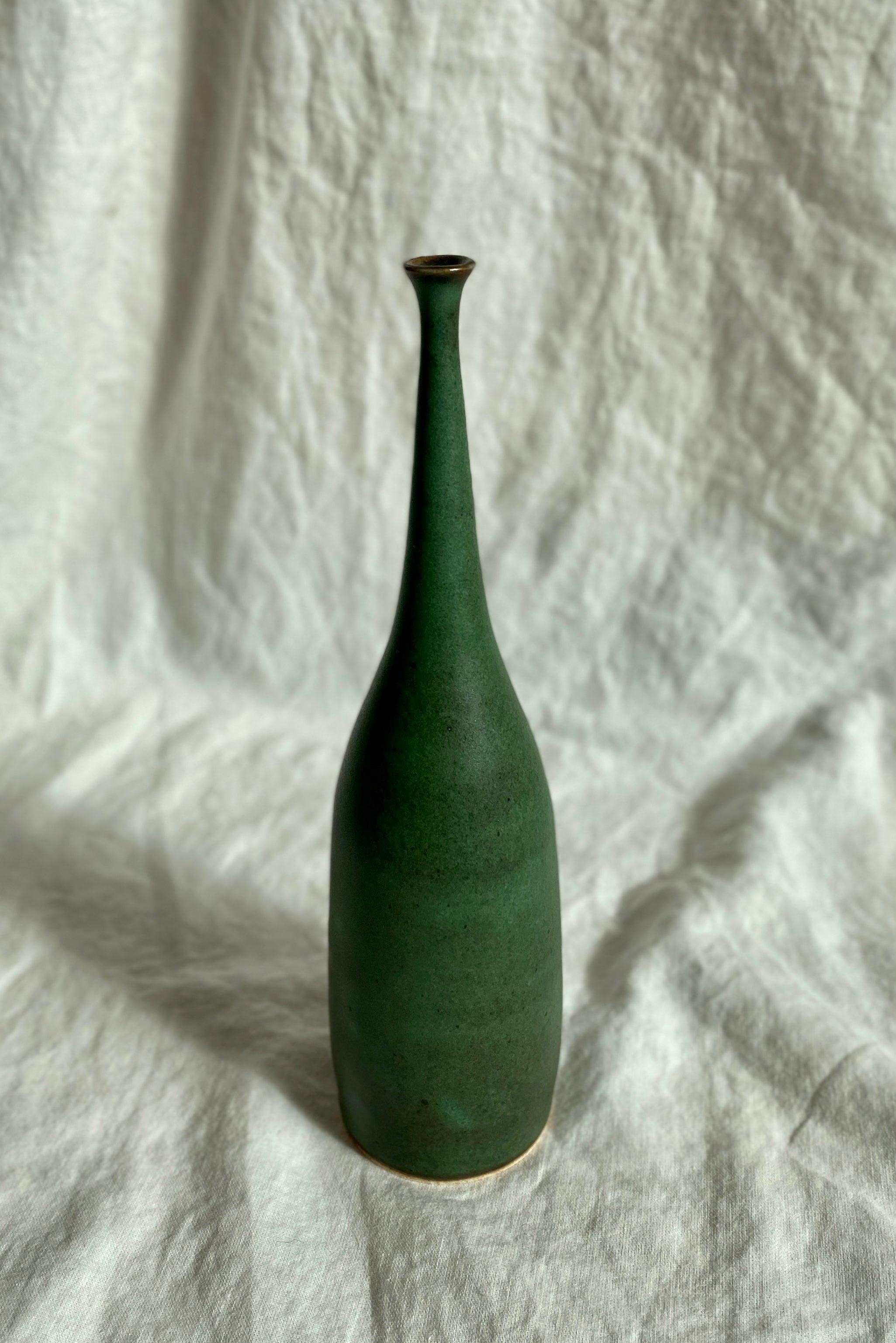 Green bottleneck vessel no. 22 - Dana Chieco Studio