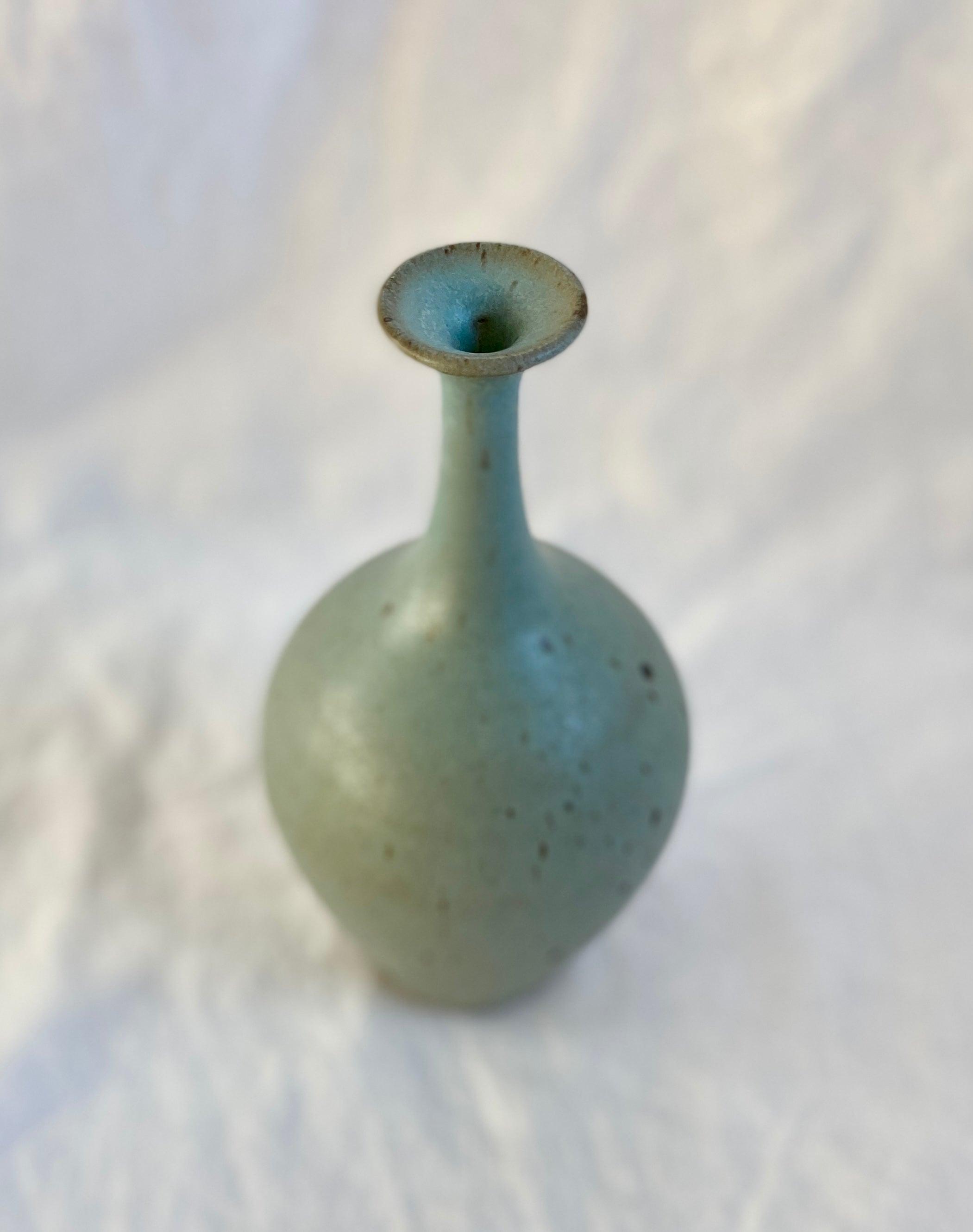 Blue speckled bottleneck vessel no. 12 - Dana Chieco Studio