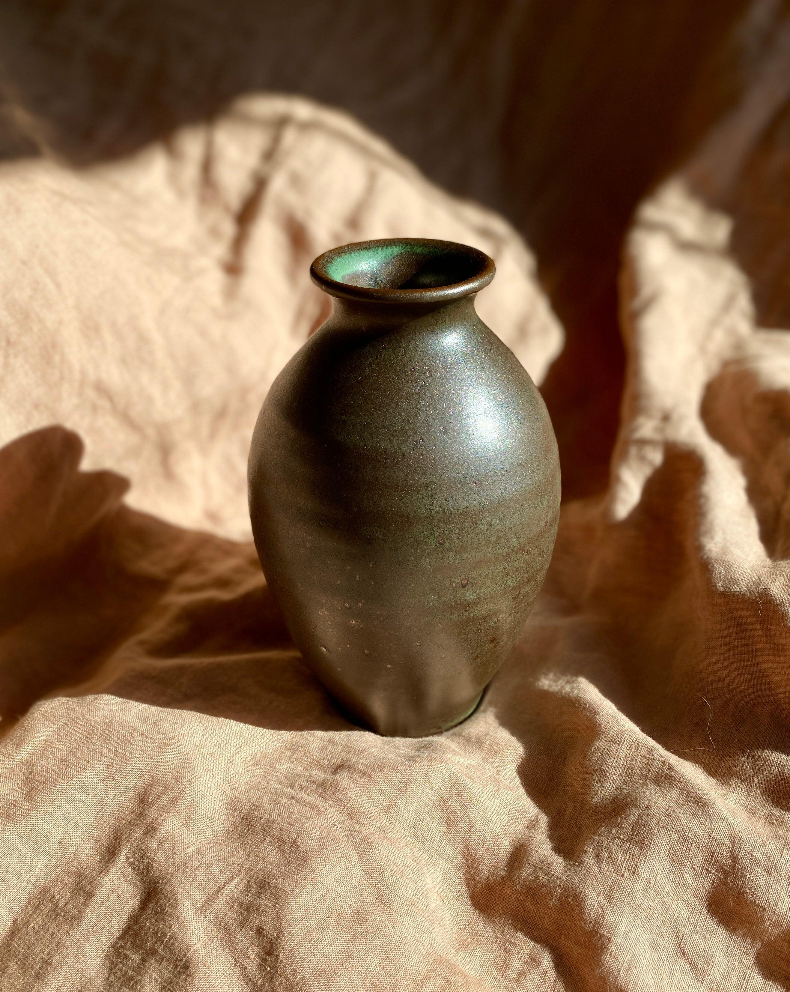 Bronze vase with green highlights - Dana Chieco Studio