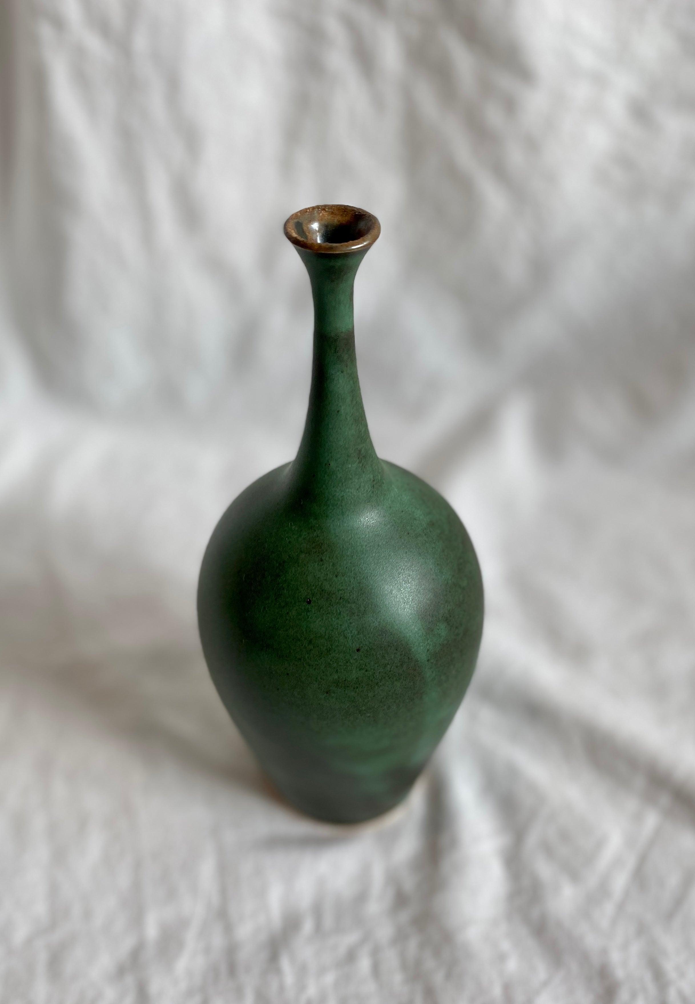 Green bottleneck no. 18 - Dana Chieco Studio
