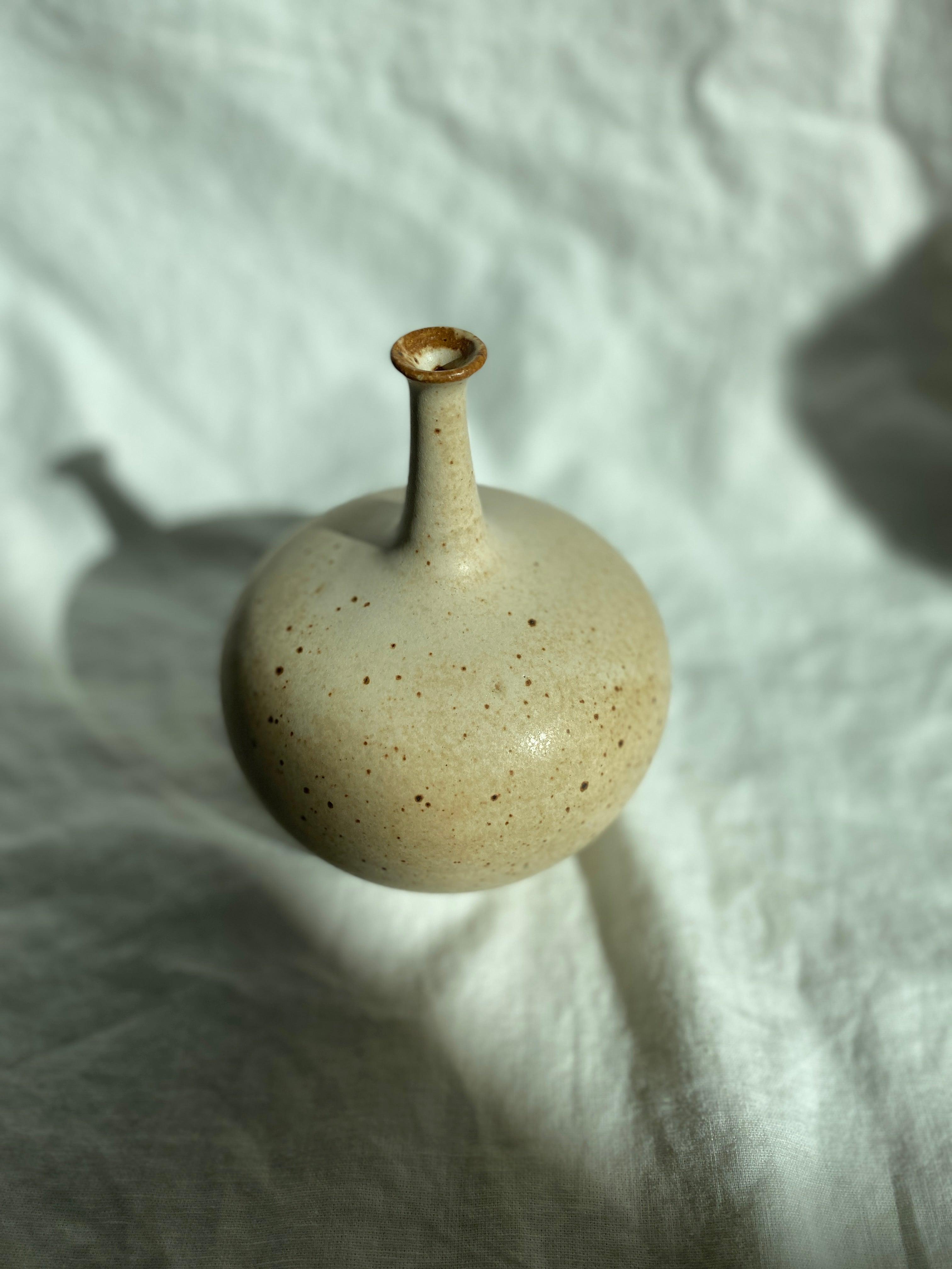 Warm satin white bottleneck no. 6 - Dana Chieco Studio