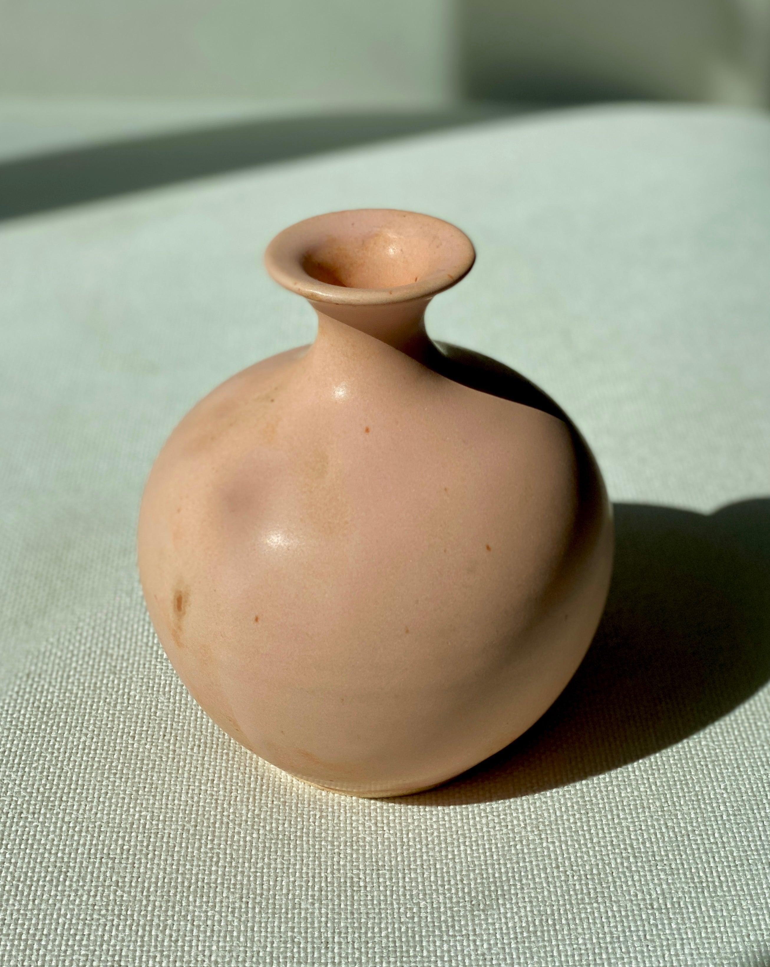 Pink/peach bud vase No. 3 - Dana Chieco Studio