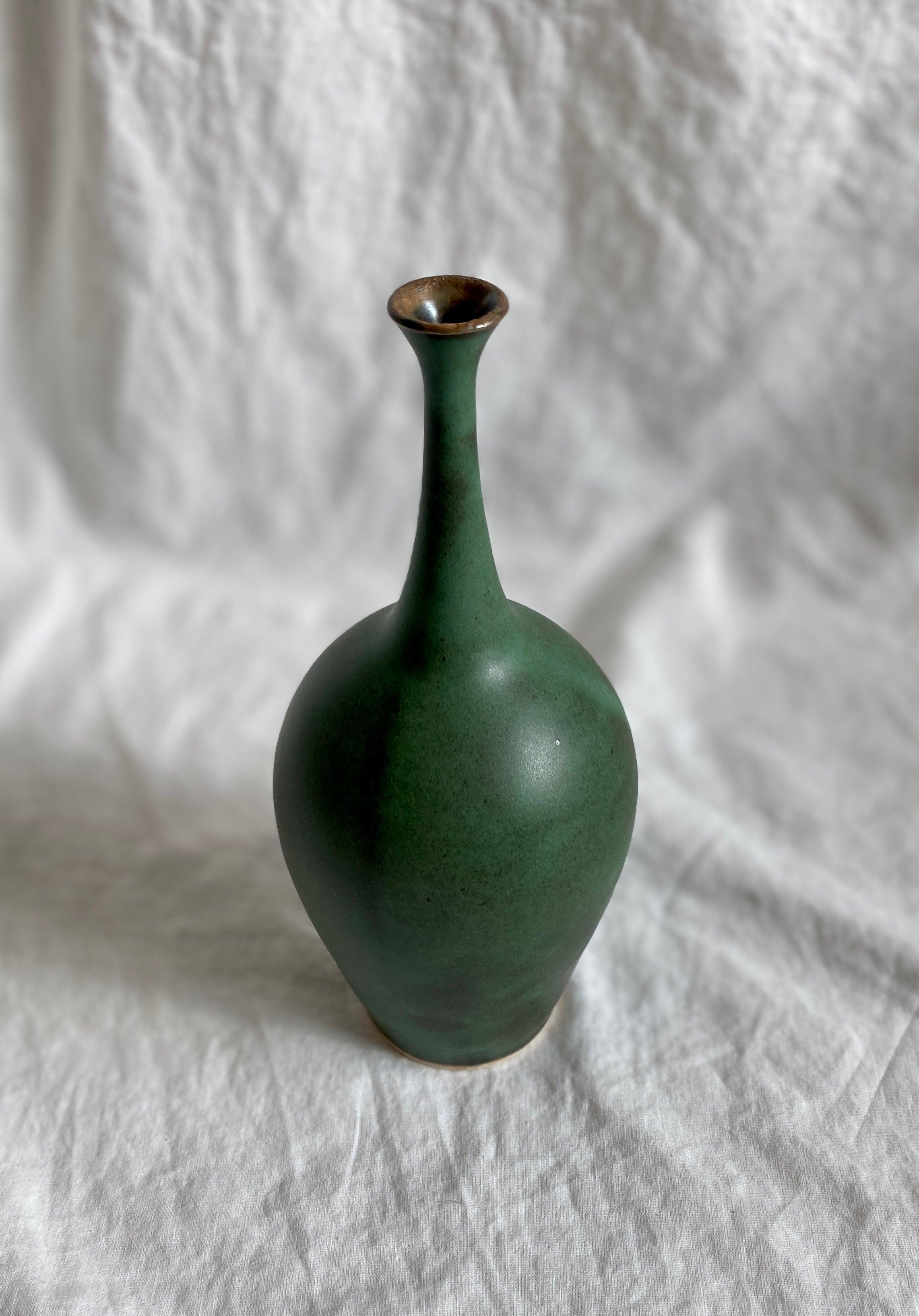 Green bottleneck no. 18 - Dana Chieco Studio