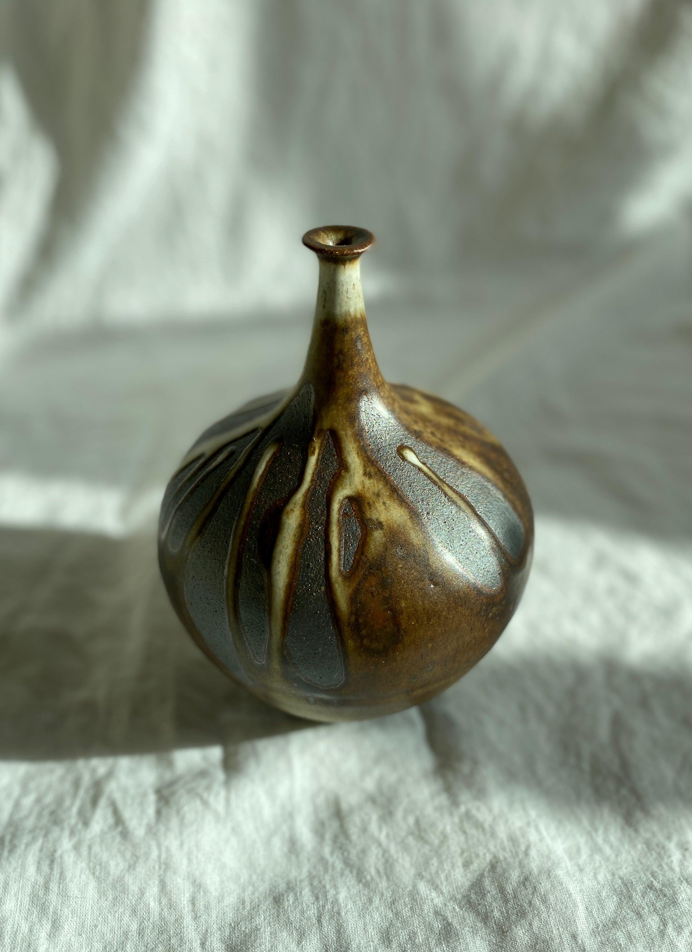 Poured glaze on black clay no. 1 - Dana Chieco Studio