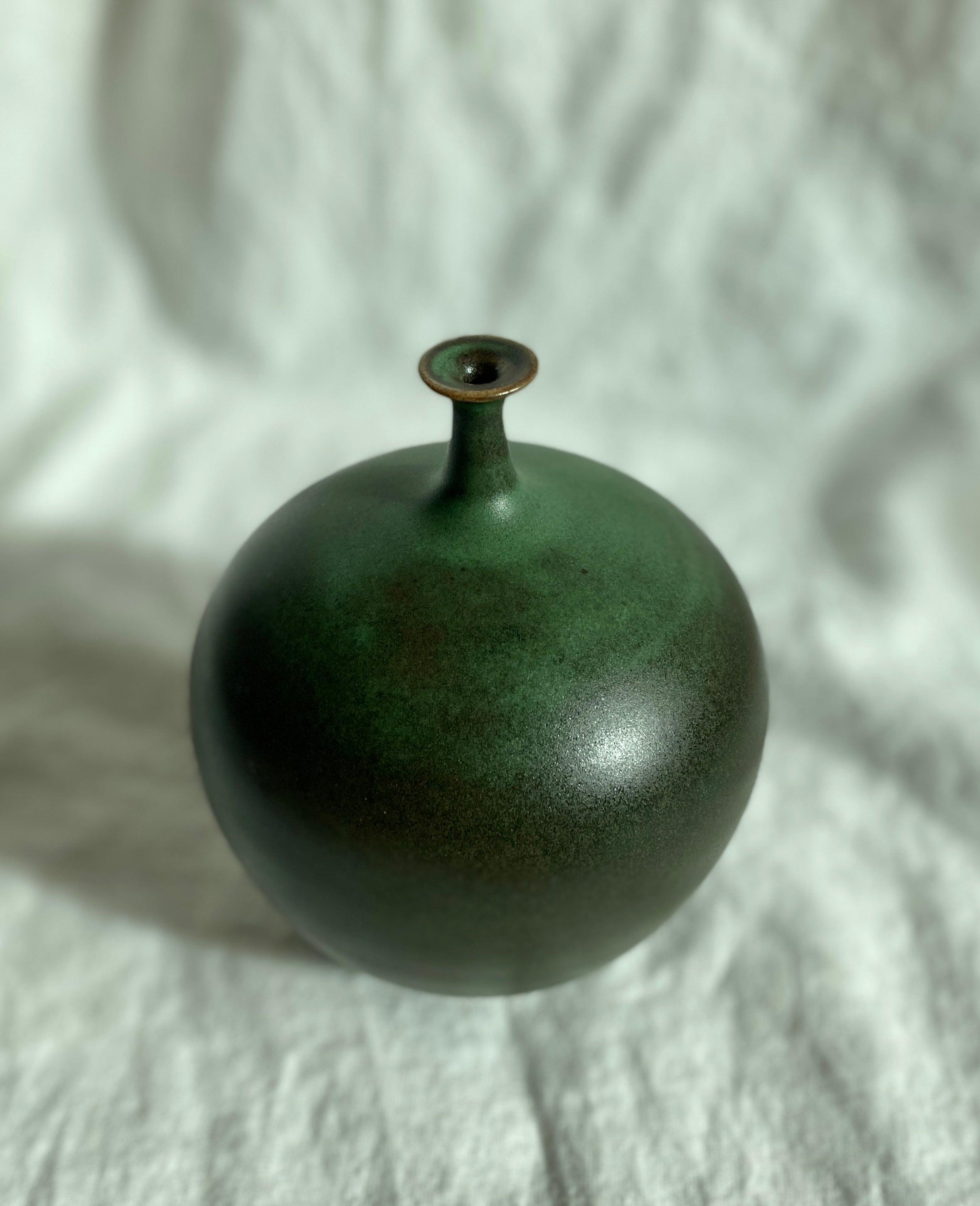 Green wide bottleneck no. 23 - Dana Chieco Studio