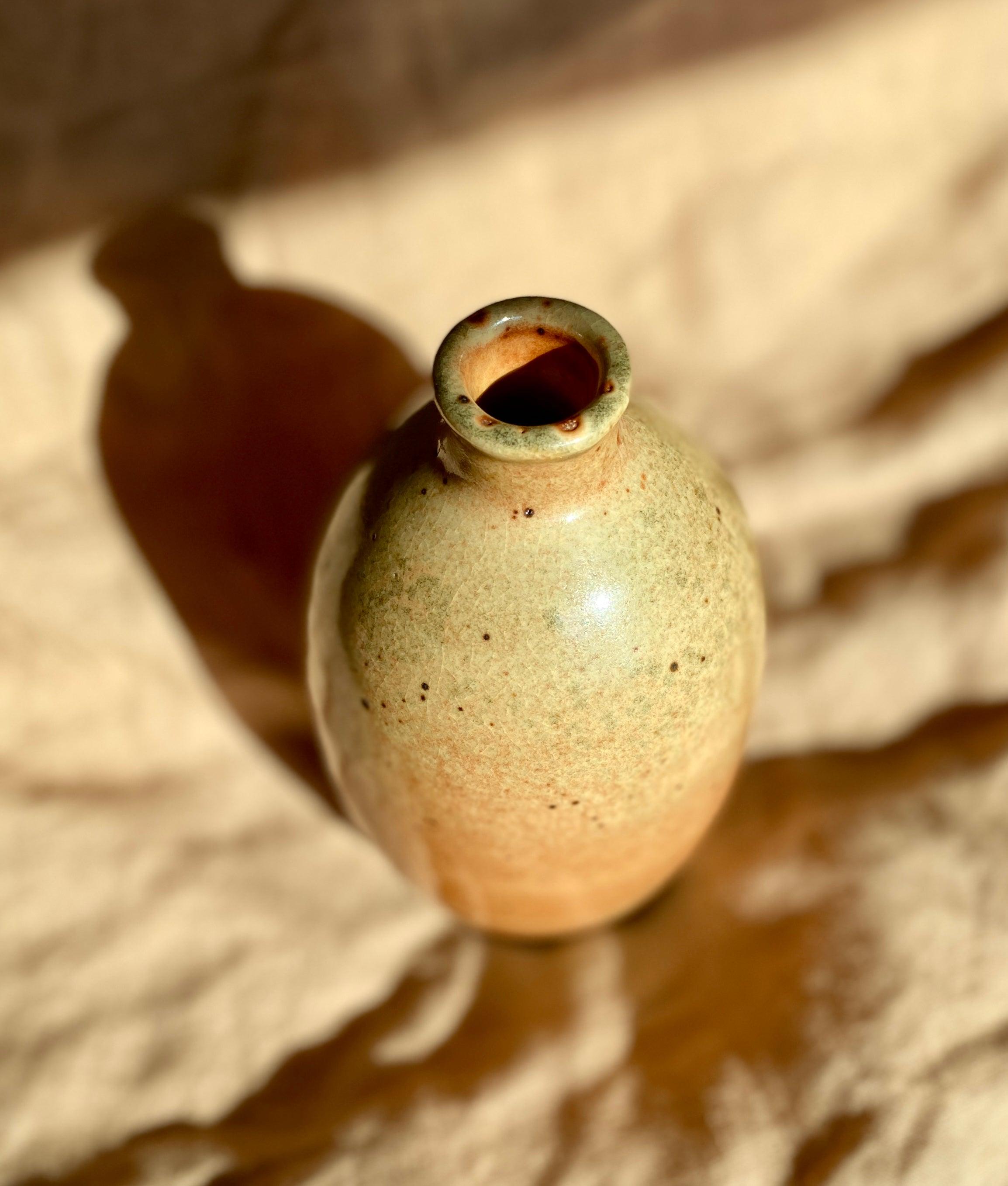 Shino rustic vase No. 10 - Dana Chieco Studio