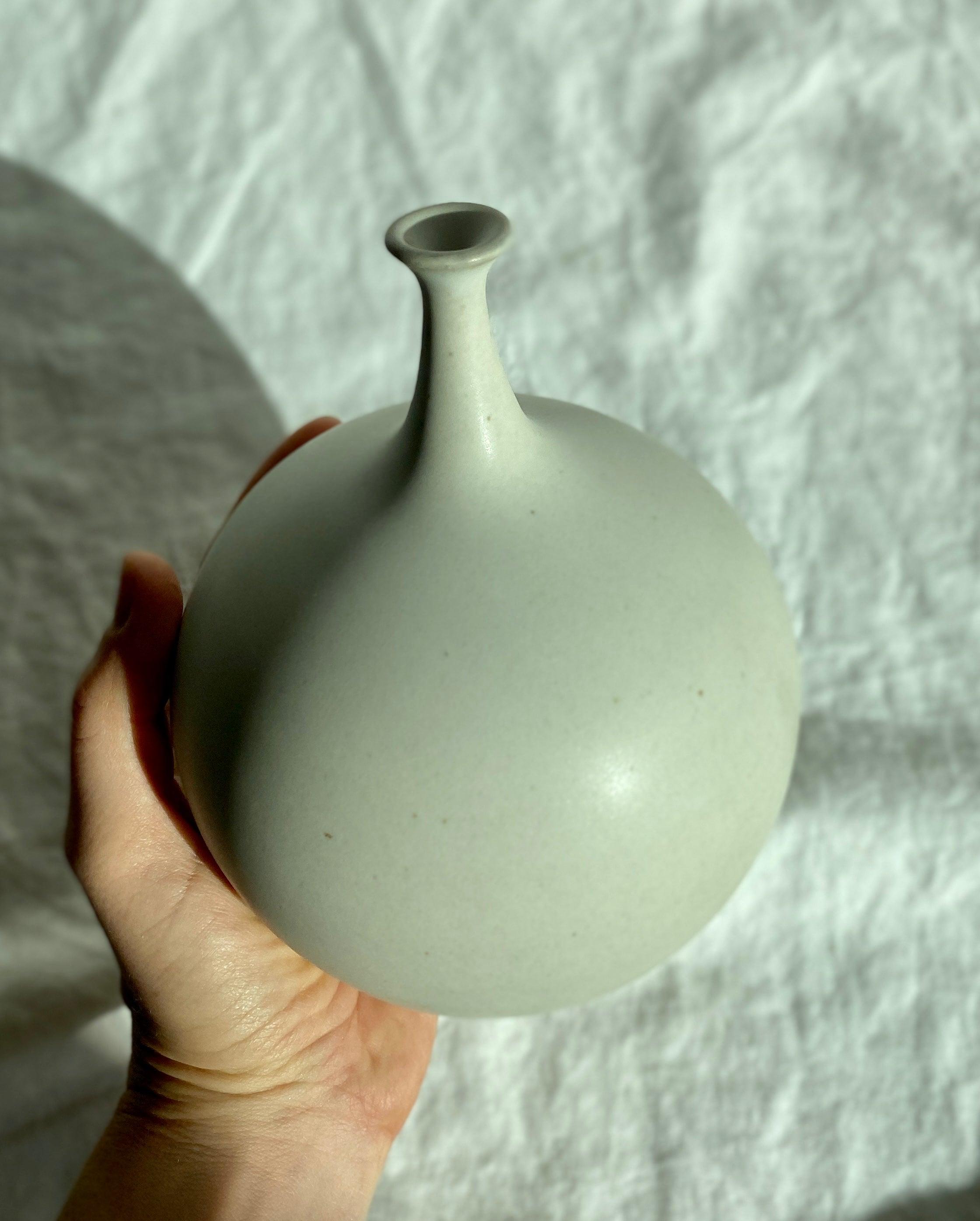 Matte white bottleneck no. 16 - Dana Chieco Studio