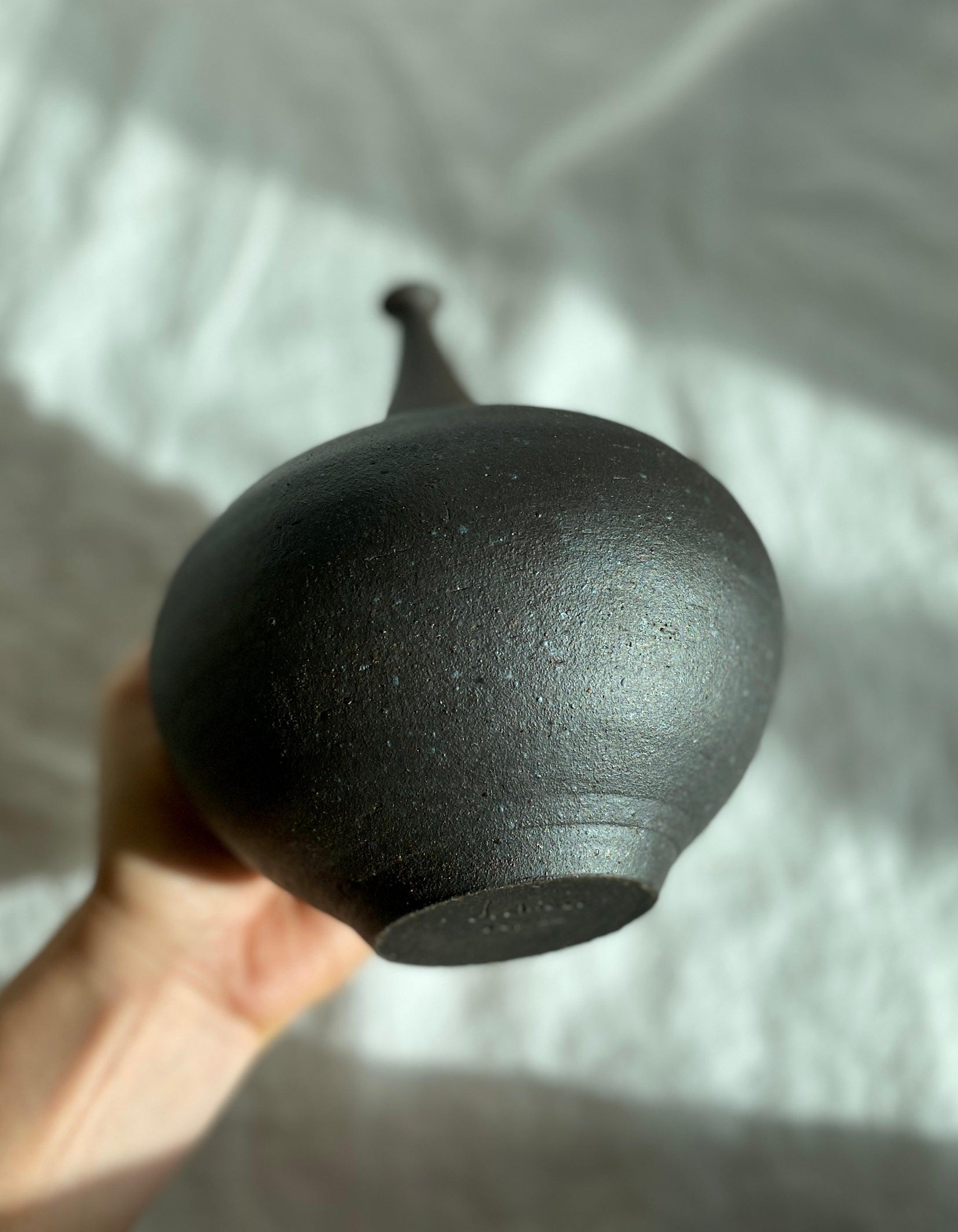 Black clay wide bottleneck no. 2 - Dana Chieco Studio