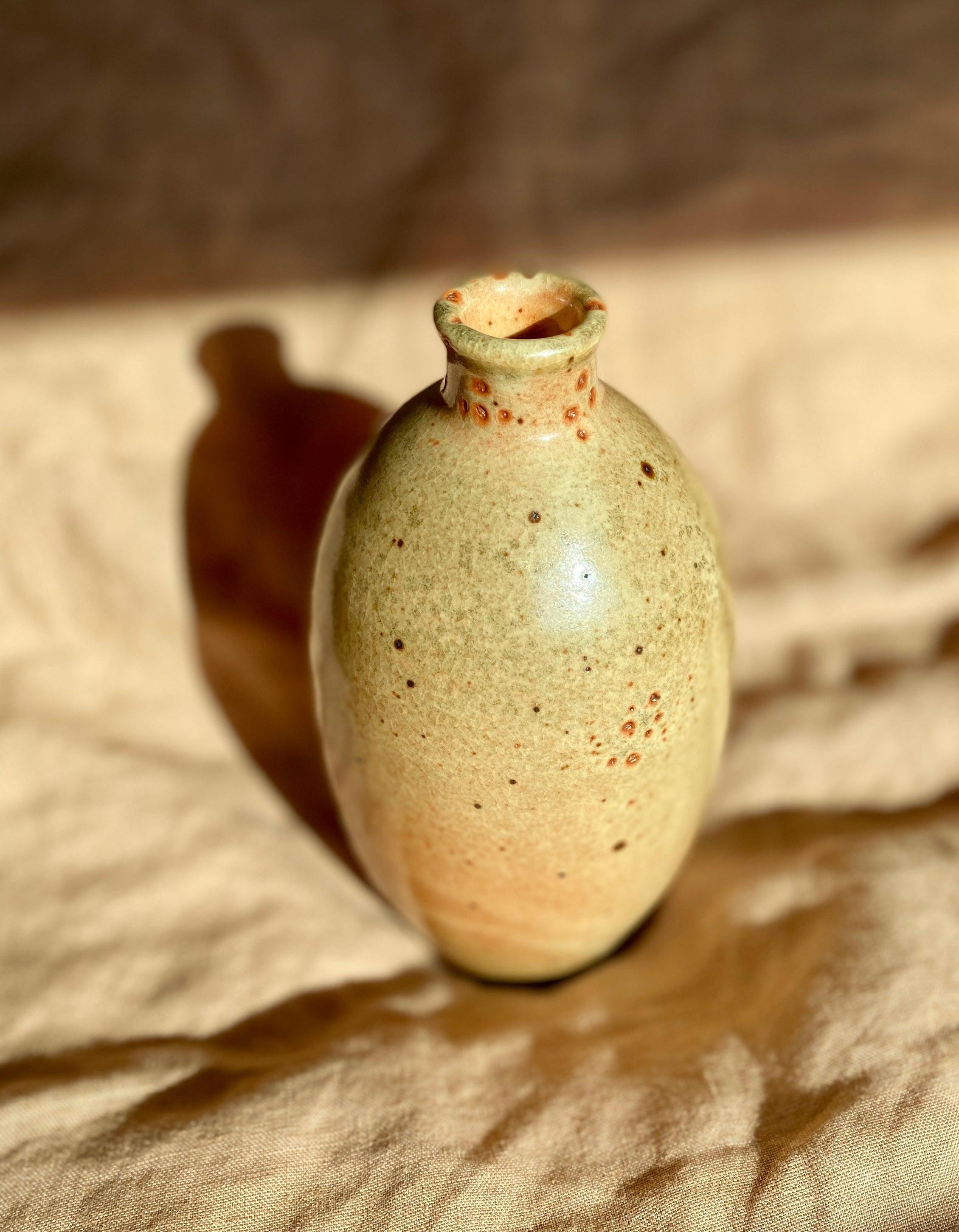 Shino rustic vase No. 10 - Dana Chieco Studio