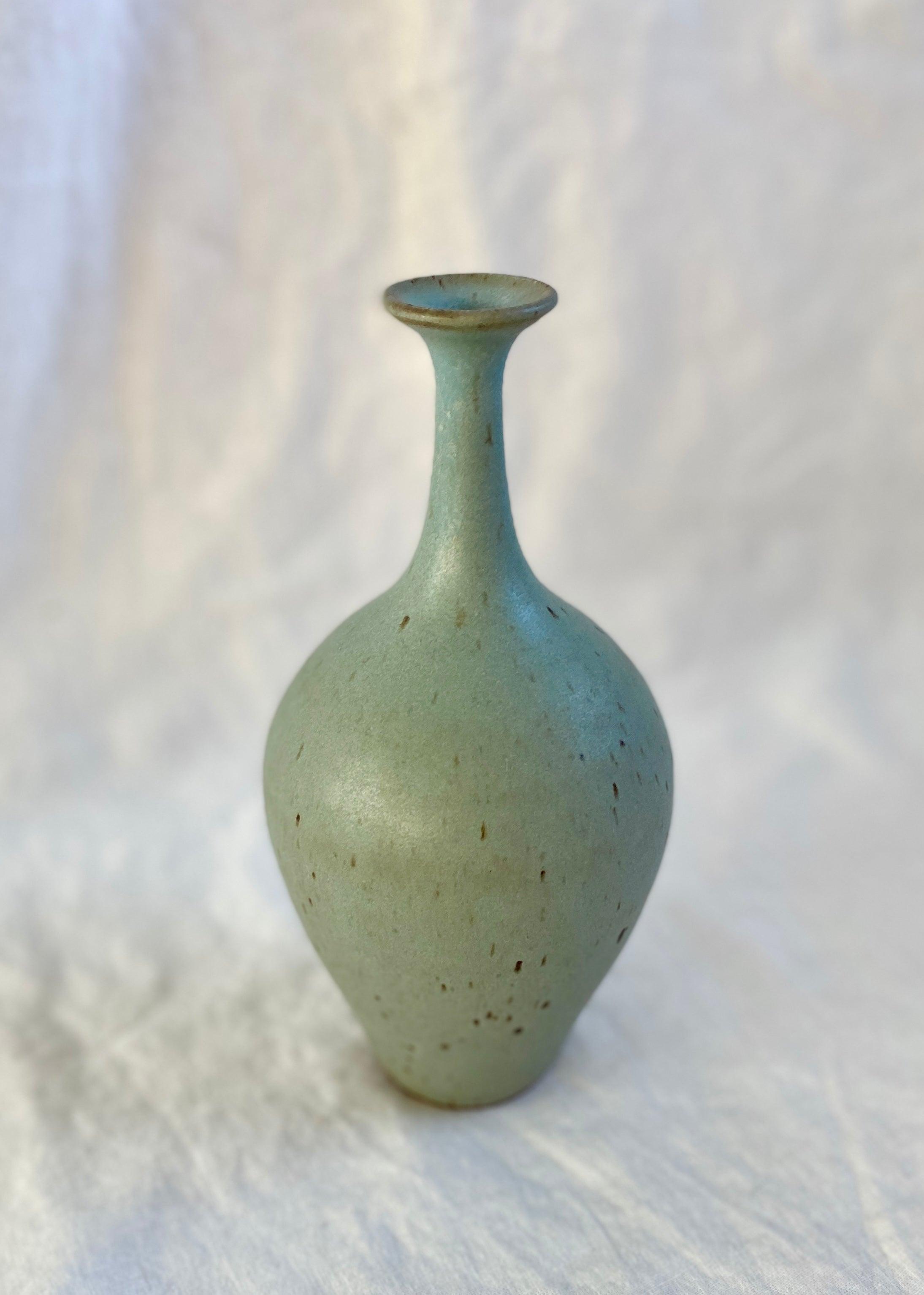 Blue speckled bottleneck vessel no. 12 - Dana Chieco Studio