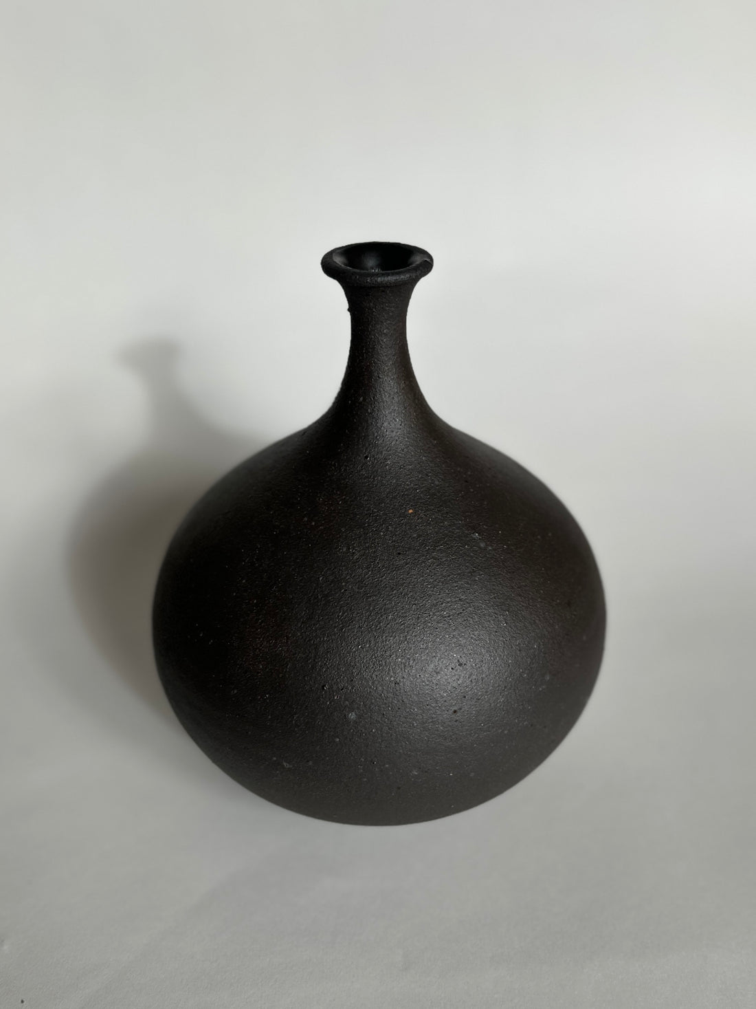 Black clay bottleneck No. 18