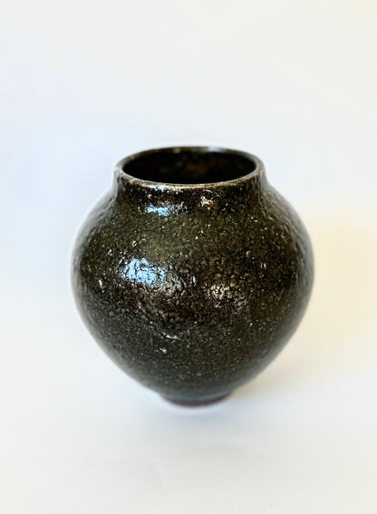 Dark shino vase no. 1