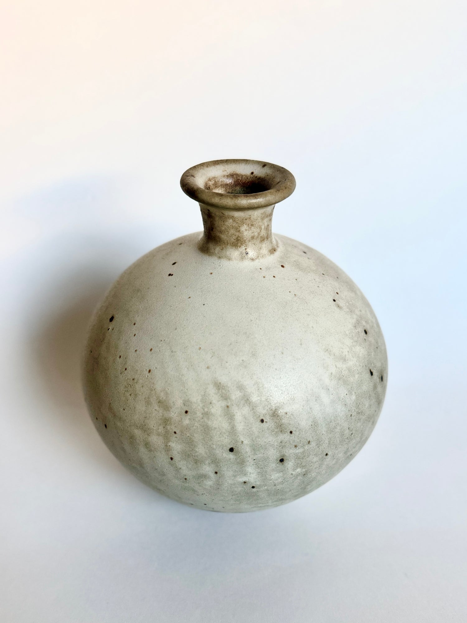 Gray/brown speckled vase no. 4
