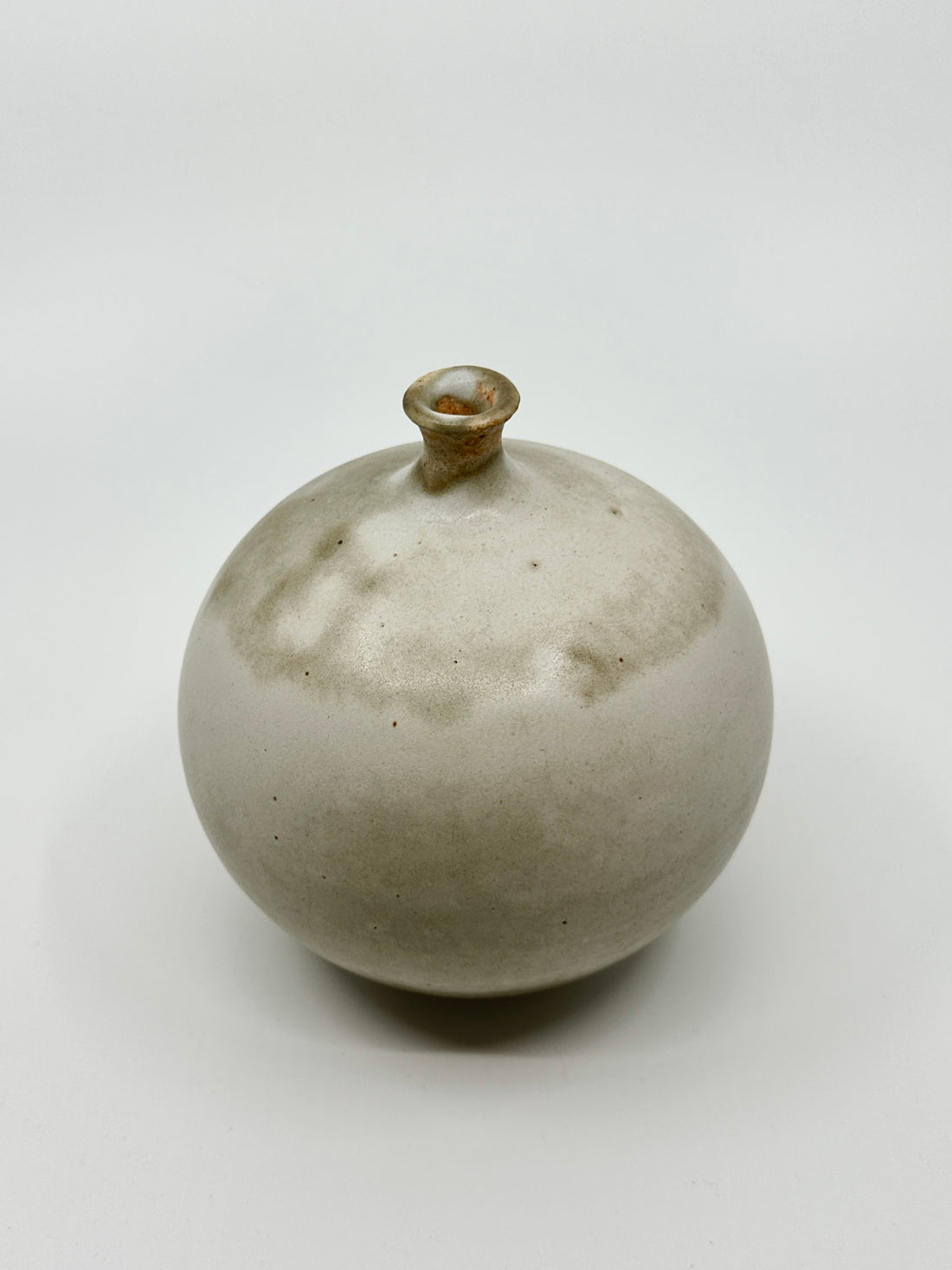 Gray/tan weed pot no. 29