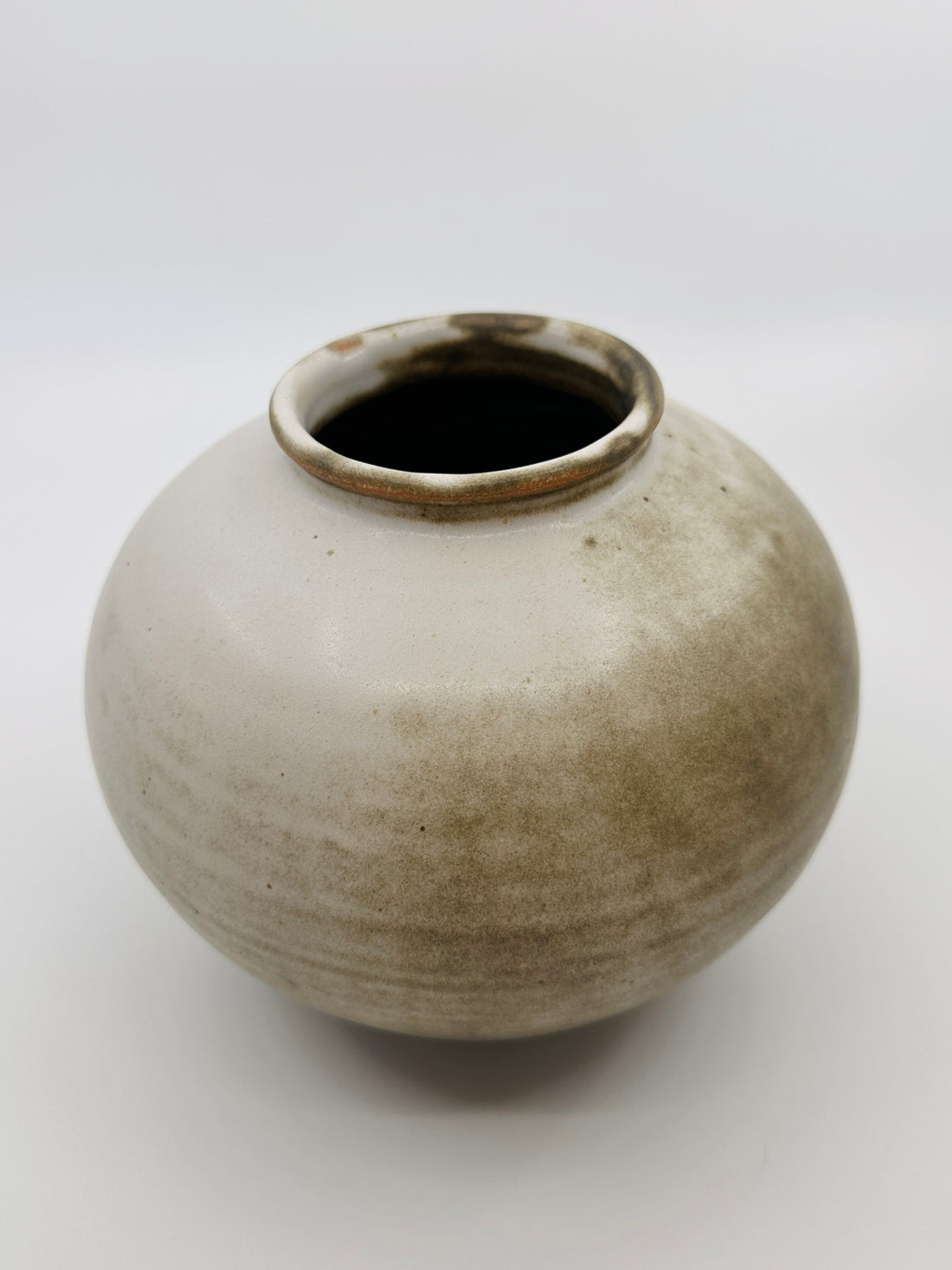 Gray/beige speckled vase no. 31